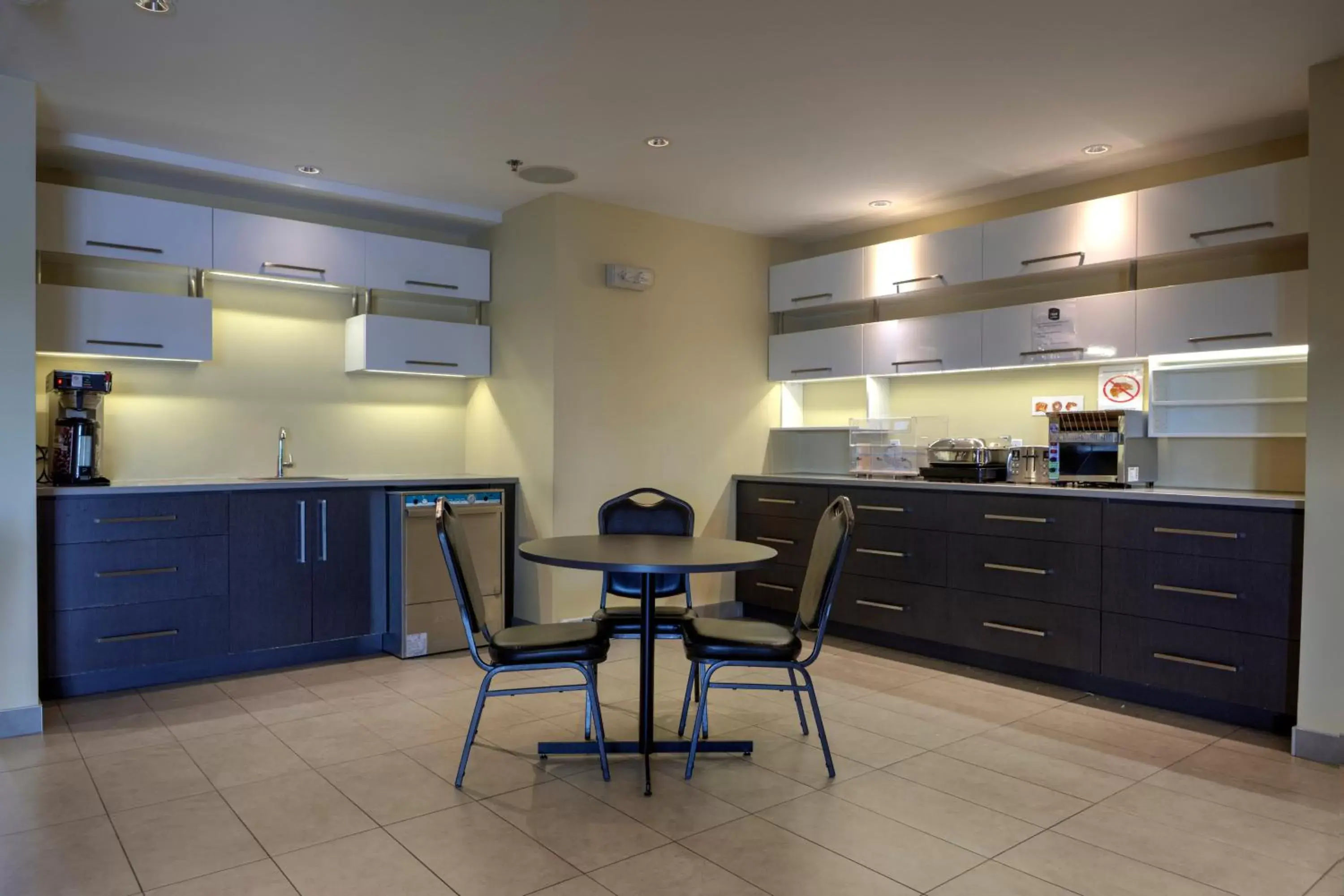 Kitchen or kitchenette, Kitchen/Kitchenette in Hotel De La Borealie