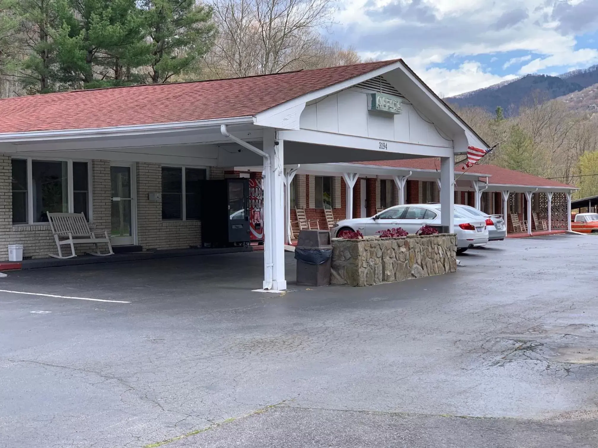 Property building in Travelowes Motel - Maggie Valley