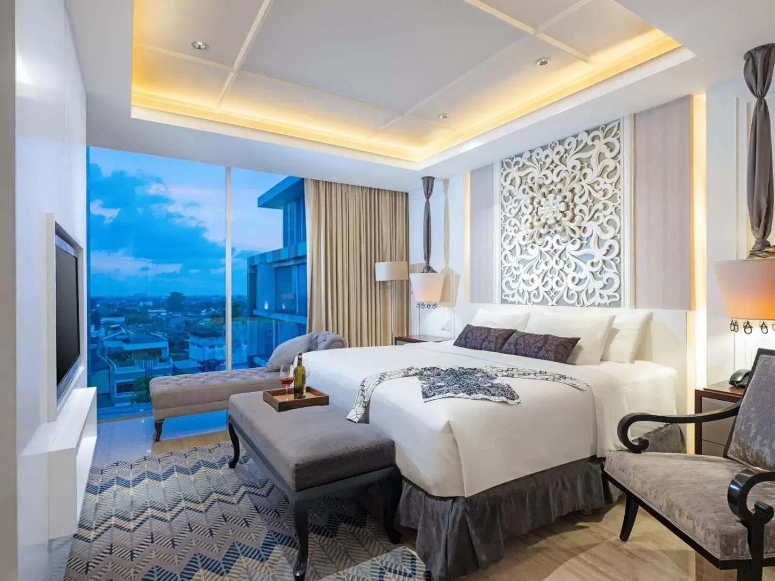 Bedroom in ARTOTEL Suites Bianti Yogyakarta, CHSE Certified