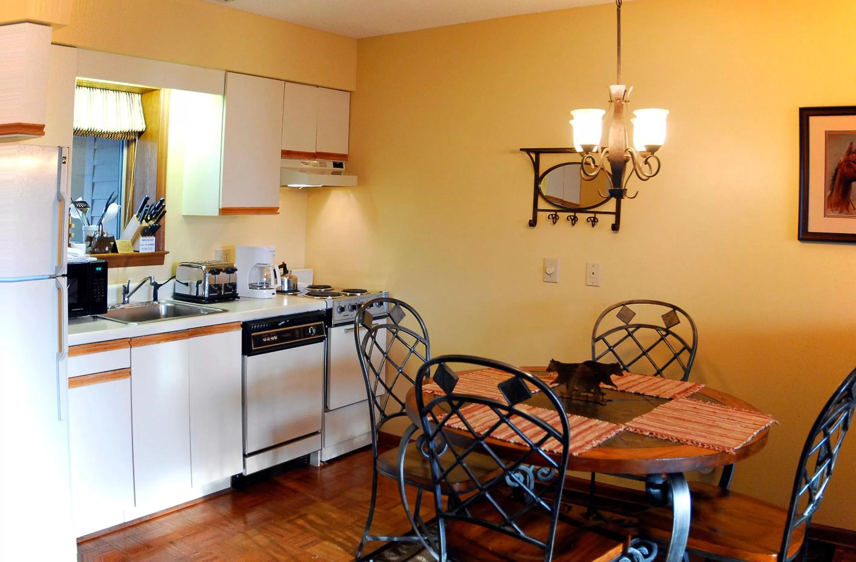 Kitchen or kitchenette, Kitchen/Kitchenette in Chetola Resort Condominiums