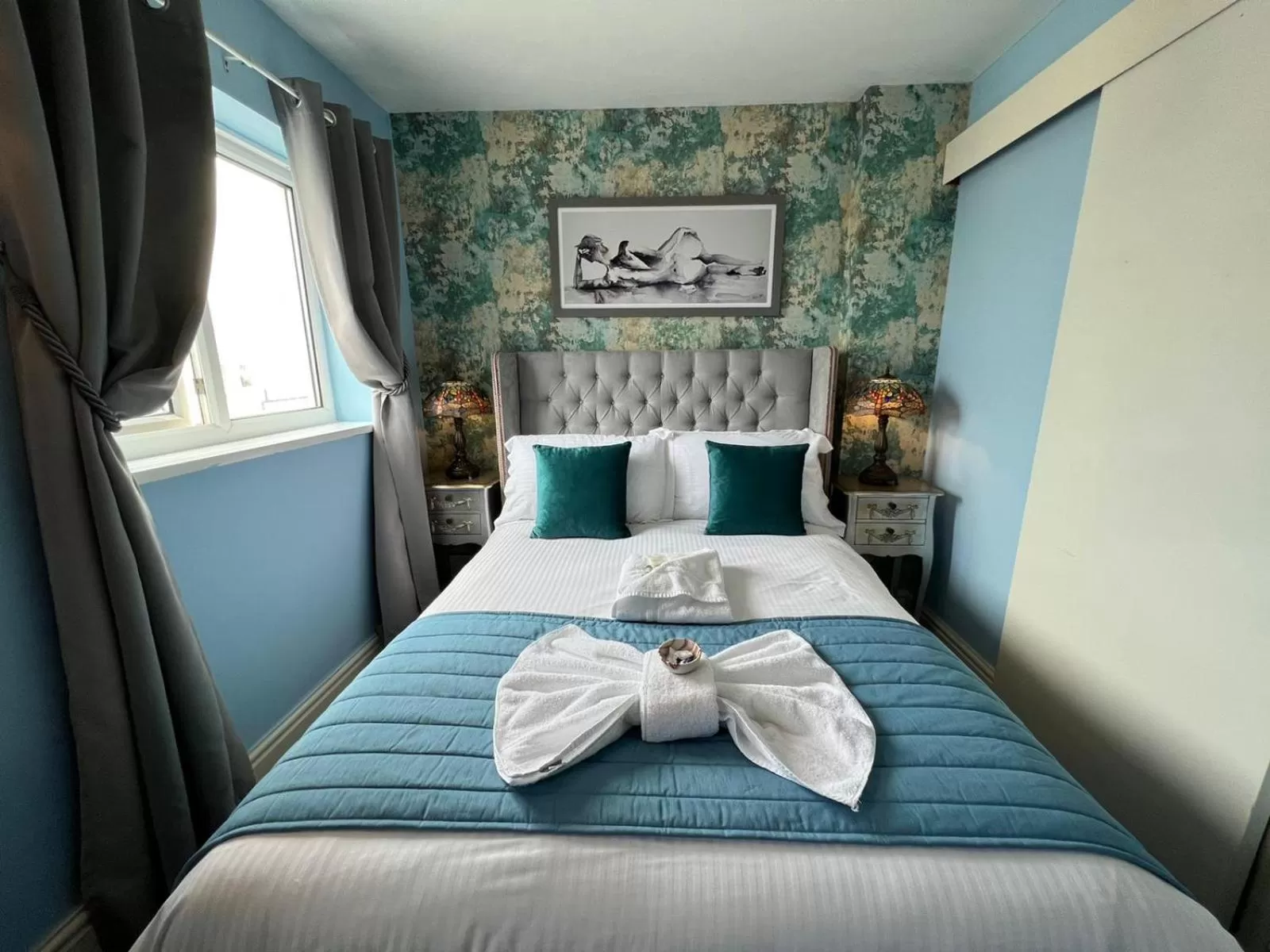 Bed in McGraths Hotel & Public Bar