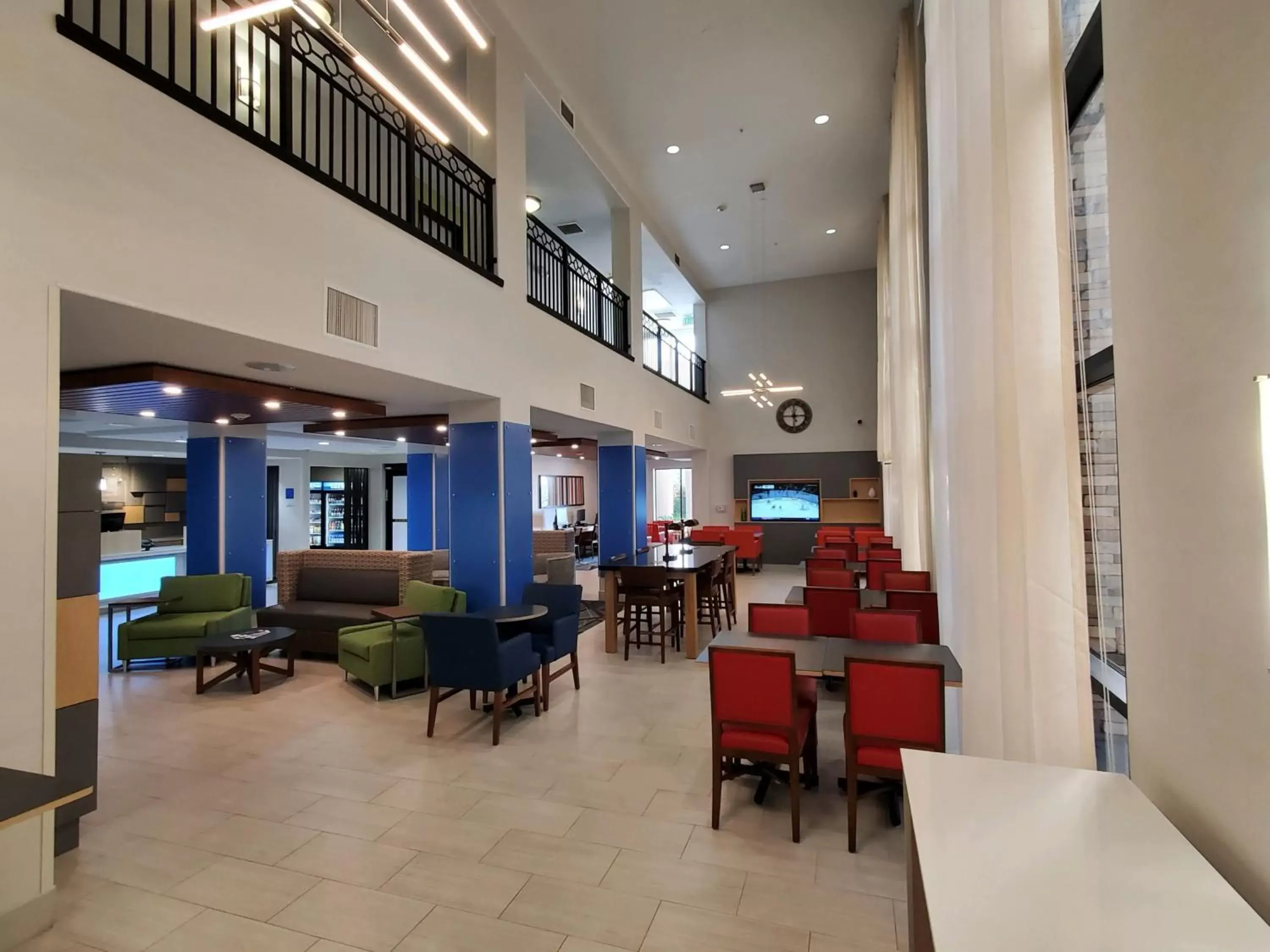 Breakfast, Restaurant/Places to Eat in Holiday Inn Express Hotel & Suites Phoenix-Glendale