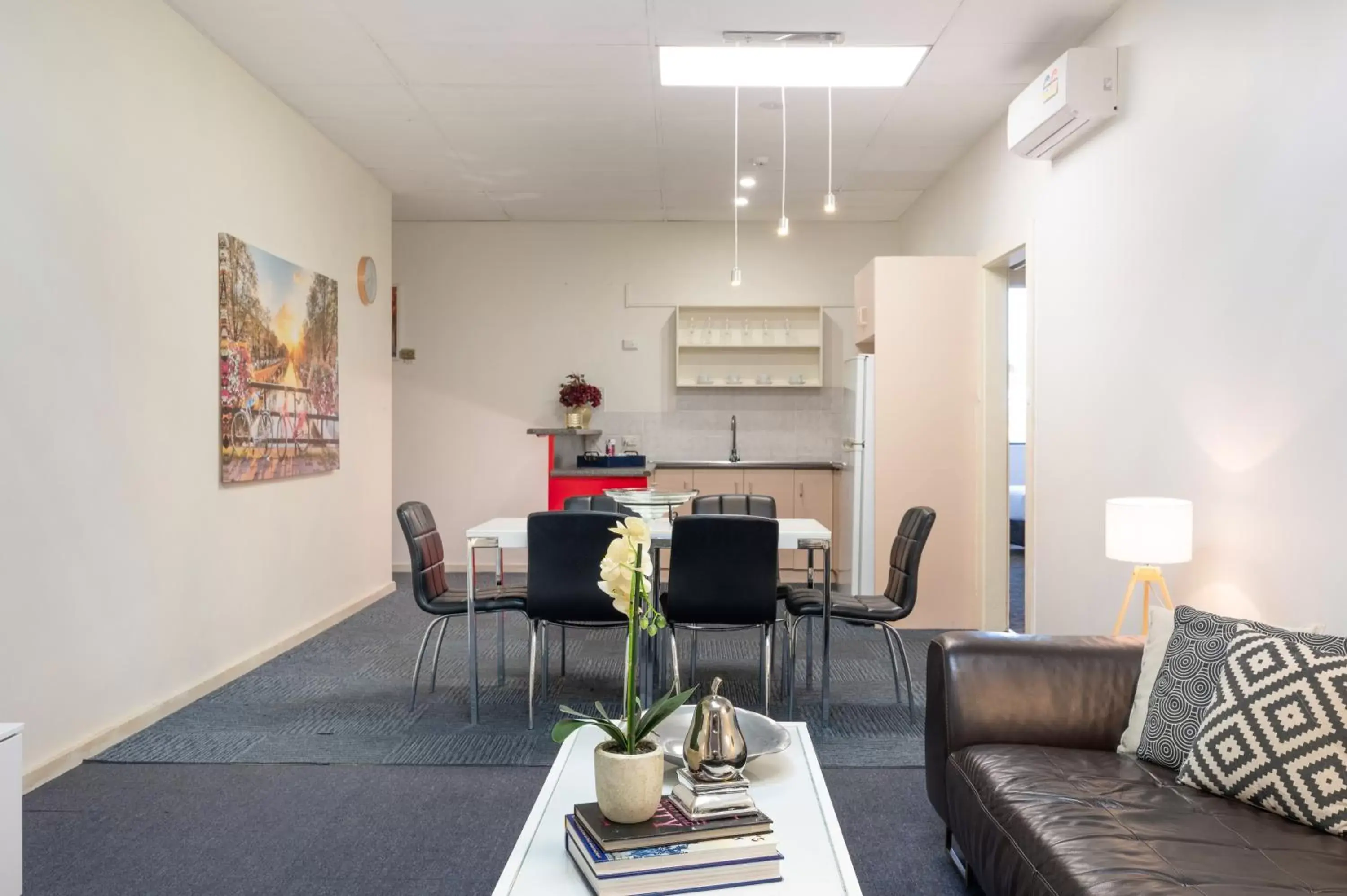 Living room, Seating Area in Adelaide Granada Motor Inn