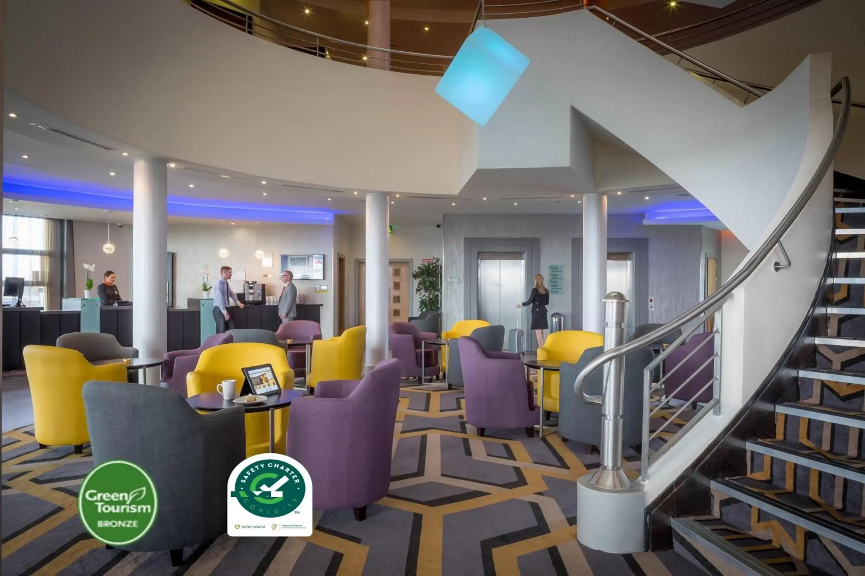 Lounge/Bar in Maldron Hotel & Leisure Centre Limerick