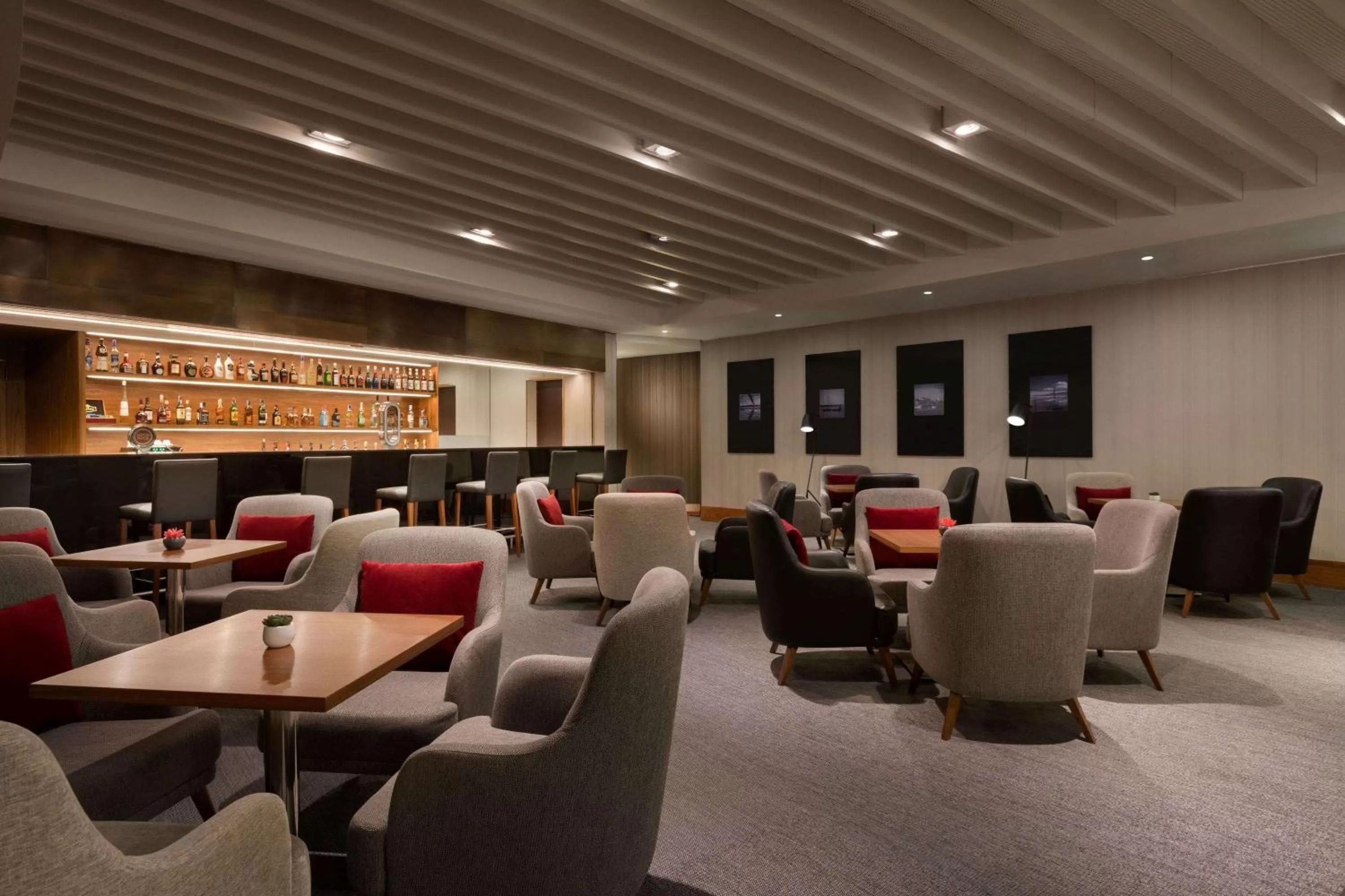 Lounge or bar in Ramada by Wyndham Lisbon