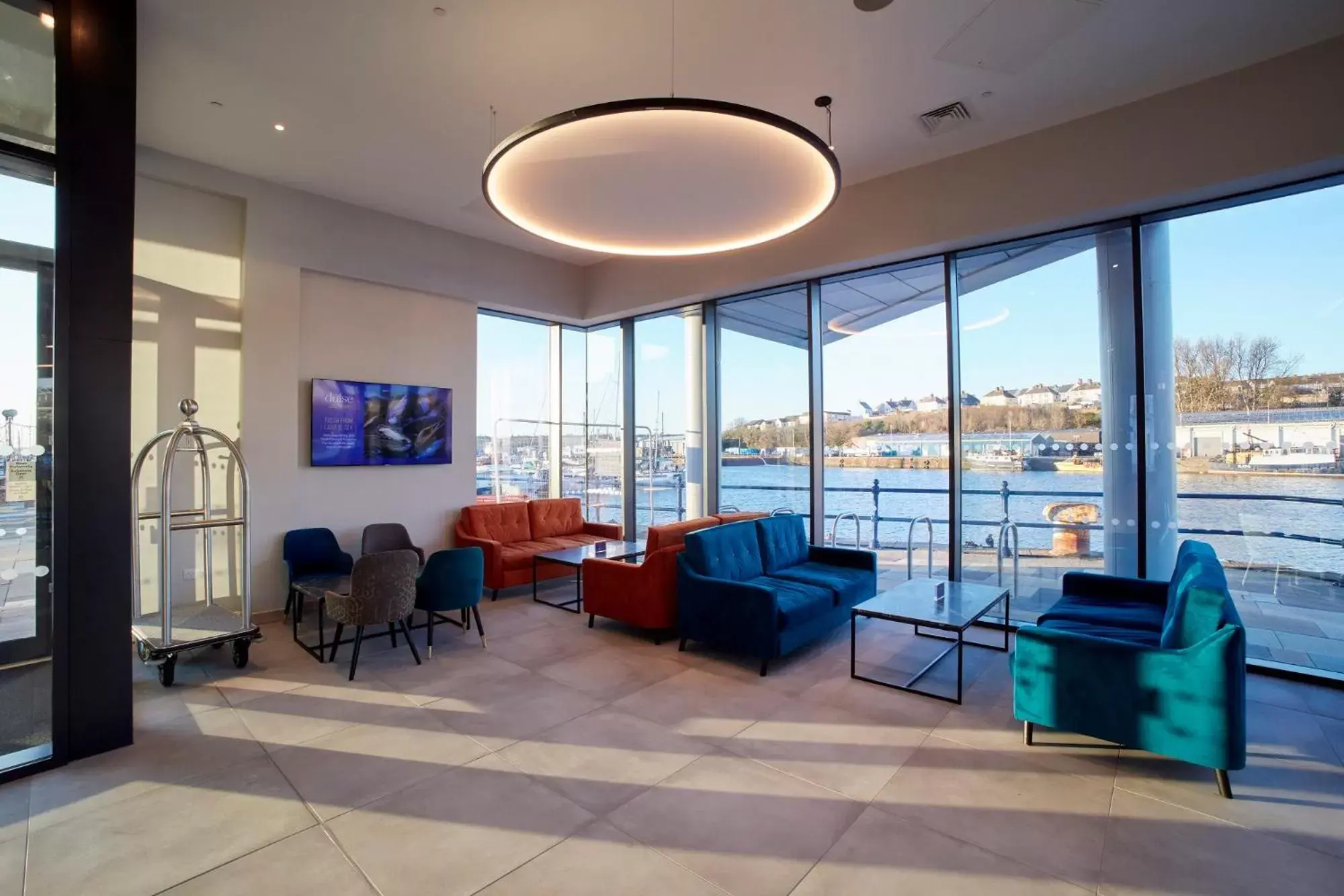 Lobby or reception in Tŷ Milford Waterfront