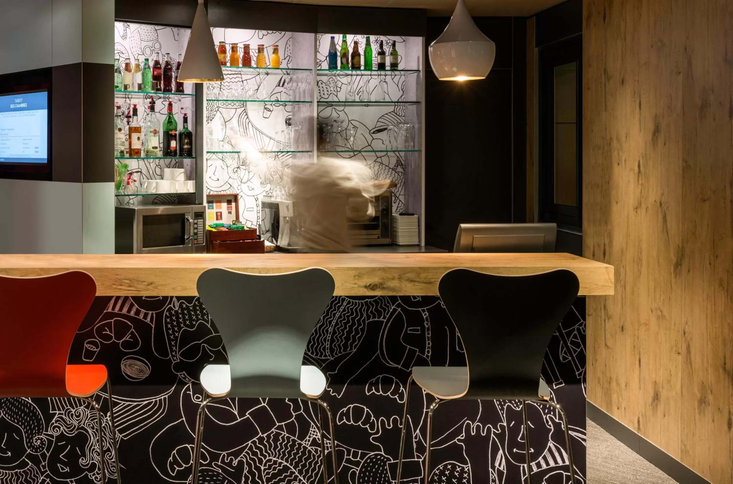 Lounge or bar in ibis Paris La Defense Courbevoie