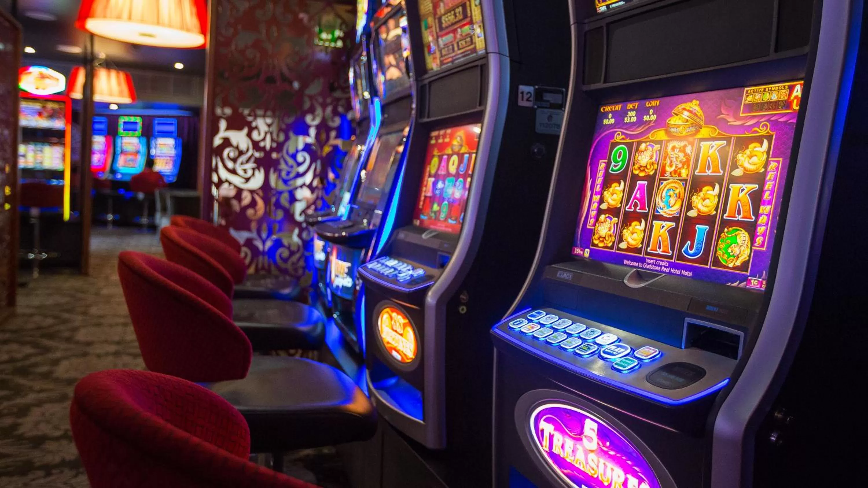 Entertainment in Gladstone Reef Hotel Motel