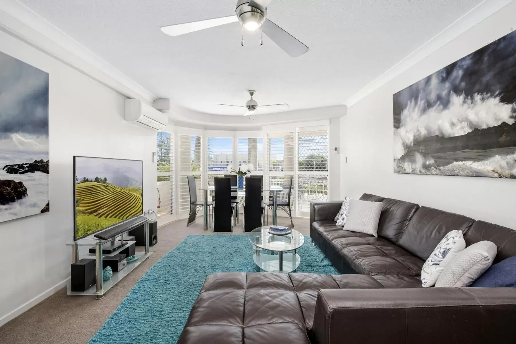 Living room, Seating Area in Kirra Palms Holiday Apartments