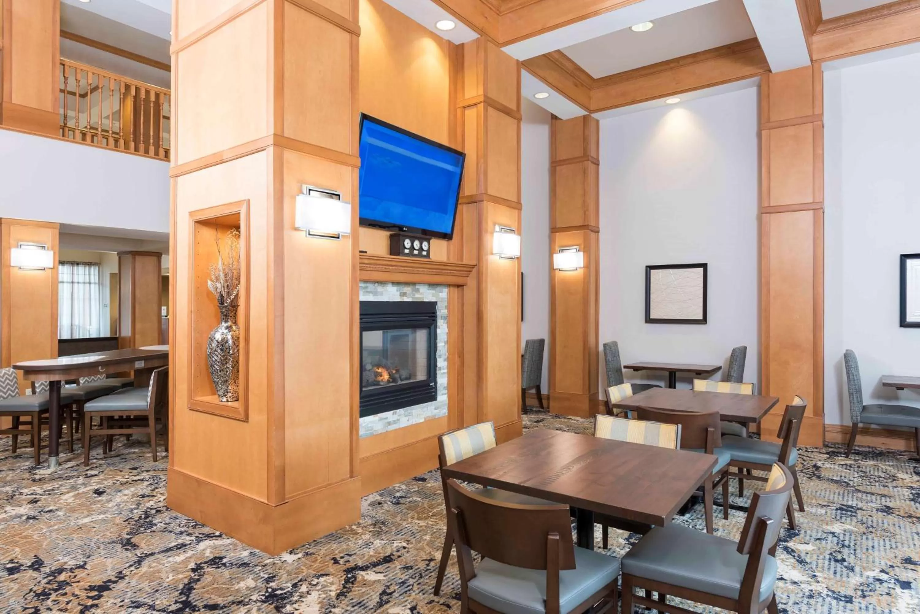 Lobby or reception in Homewood Suites by Hilton Indianapolis Airport / Plainfield