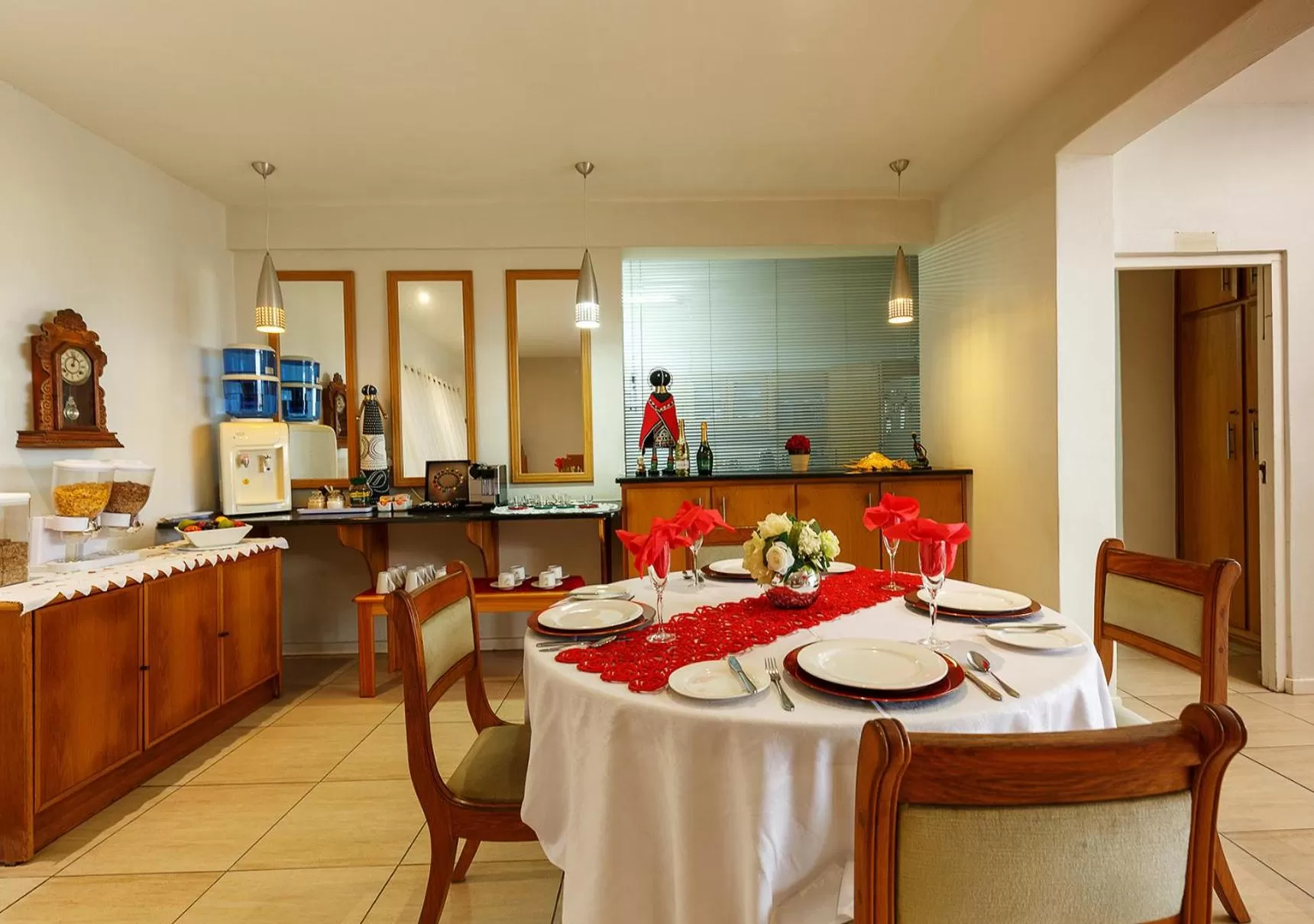 On site, Restaurant/Places to Eat in My Den Beachfront B&B and Self-Catering