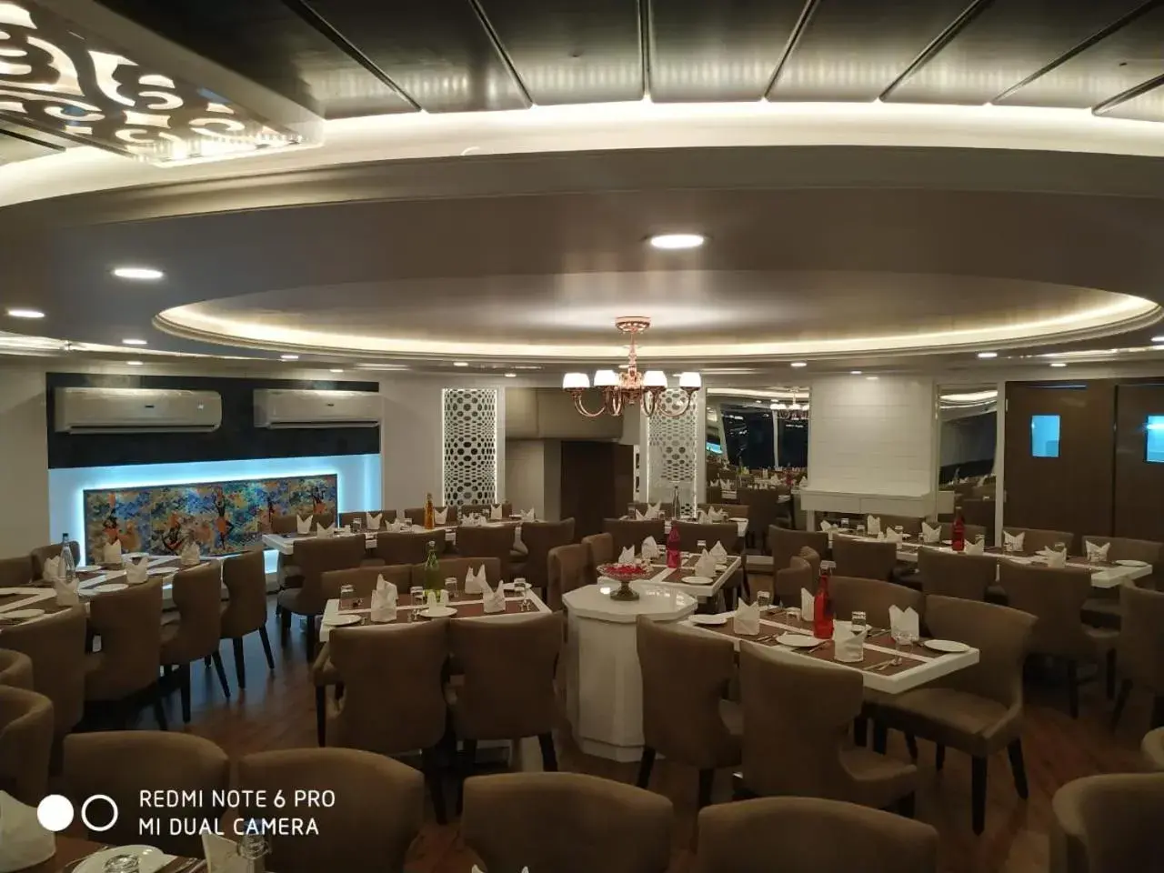 Restaurant/Places to Eat in Hotel Pushpvilla