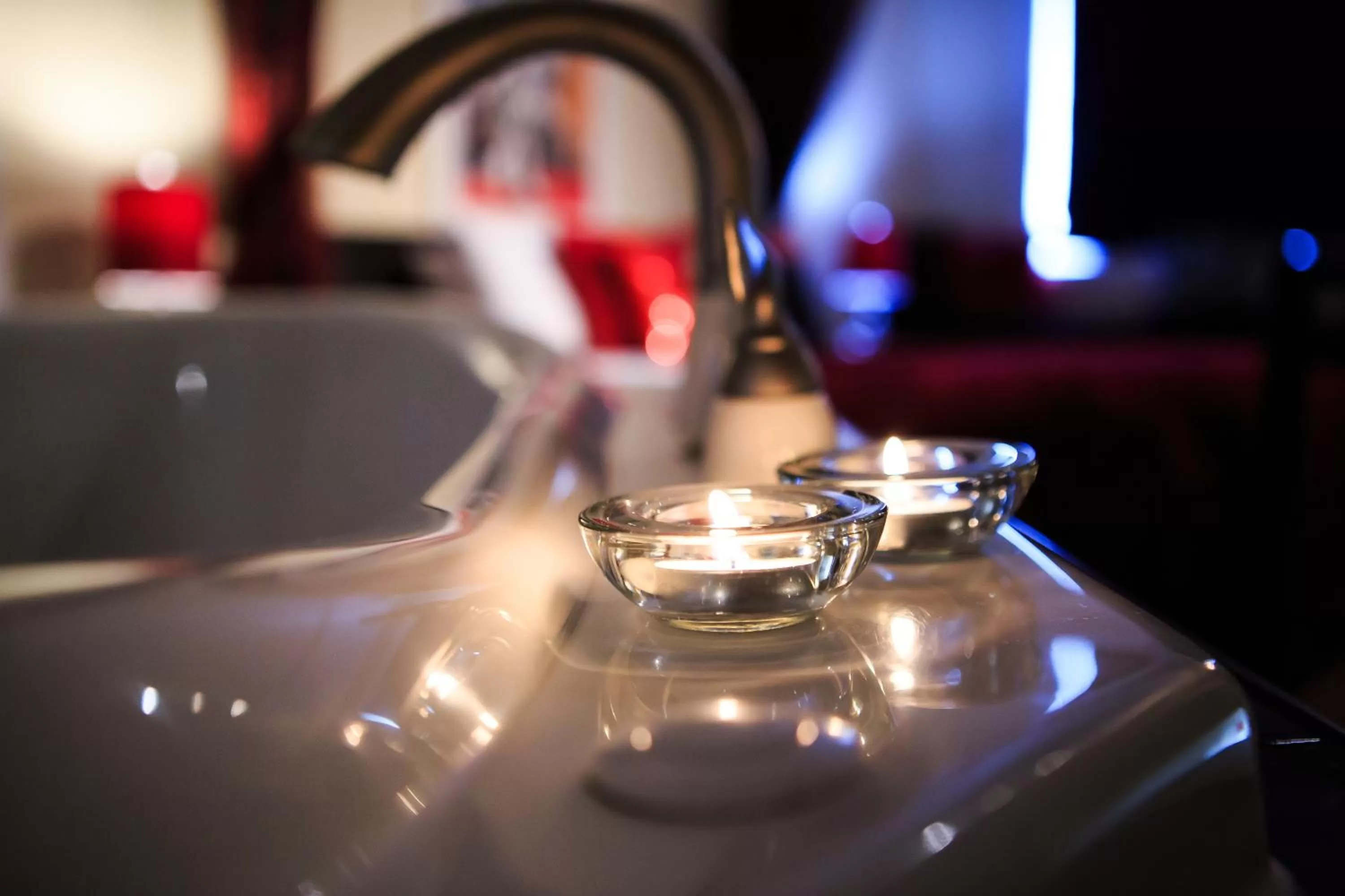 Bath in Leaside Manor