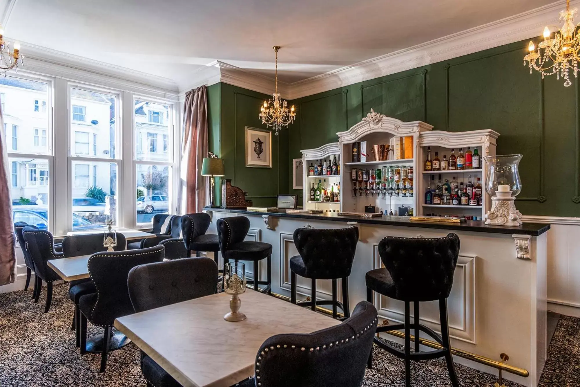 Lounge or bar, Lounge/Bar in Lansdowne House with Private Car Park