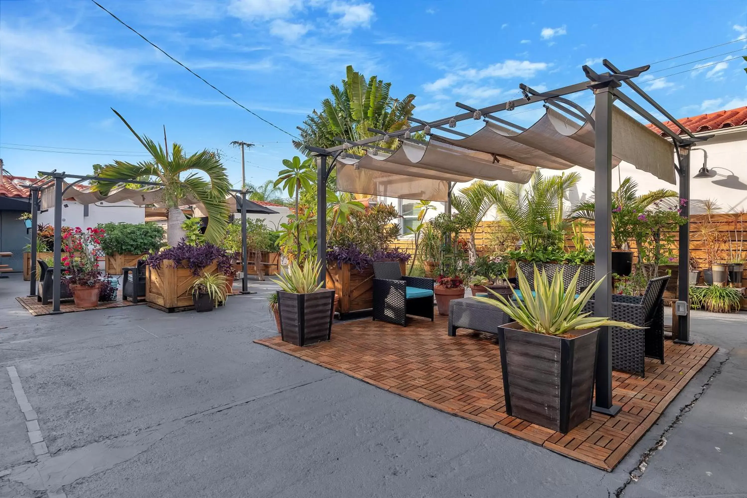 Inner courtyard view in Oasis Hotel