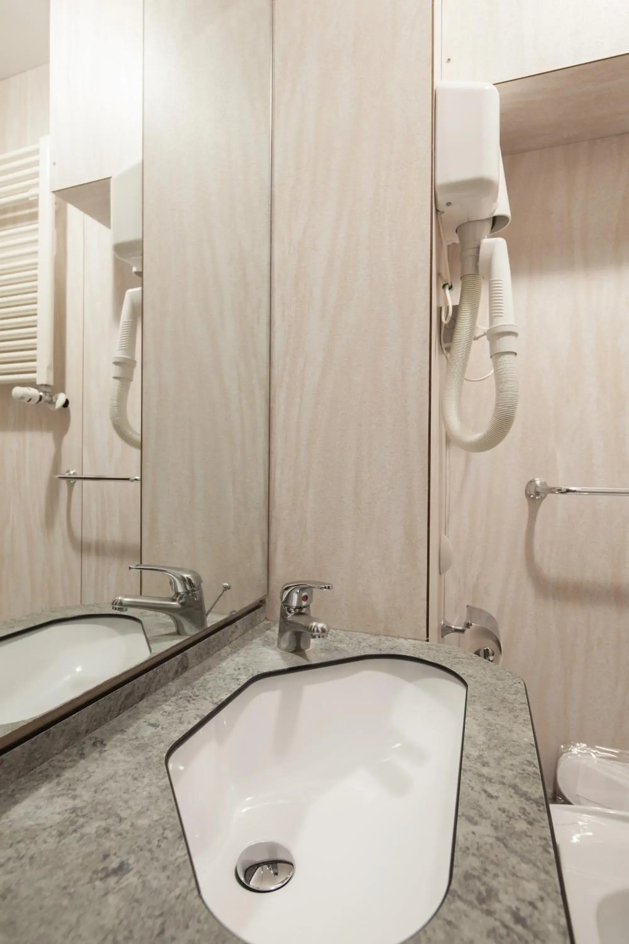 Bathroom in Hotel Nella