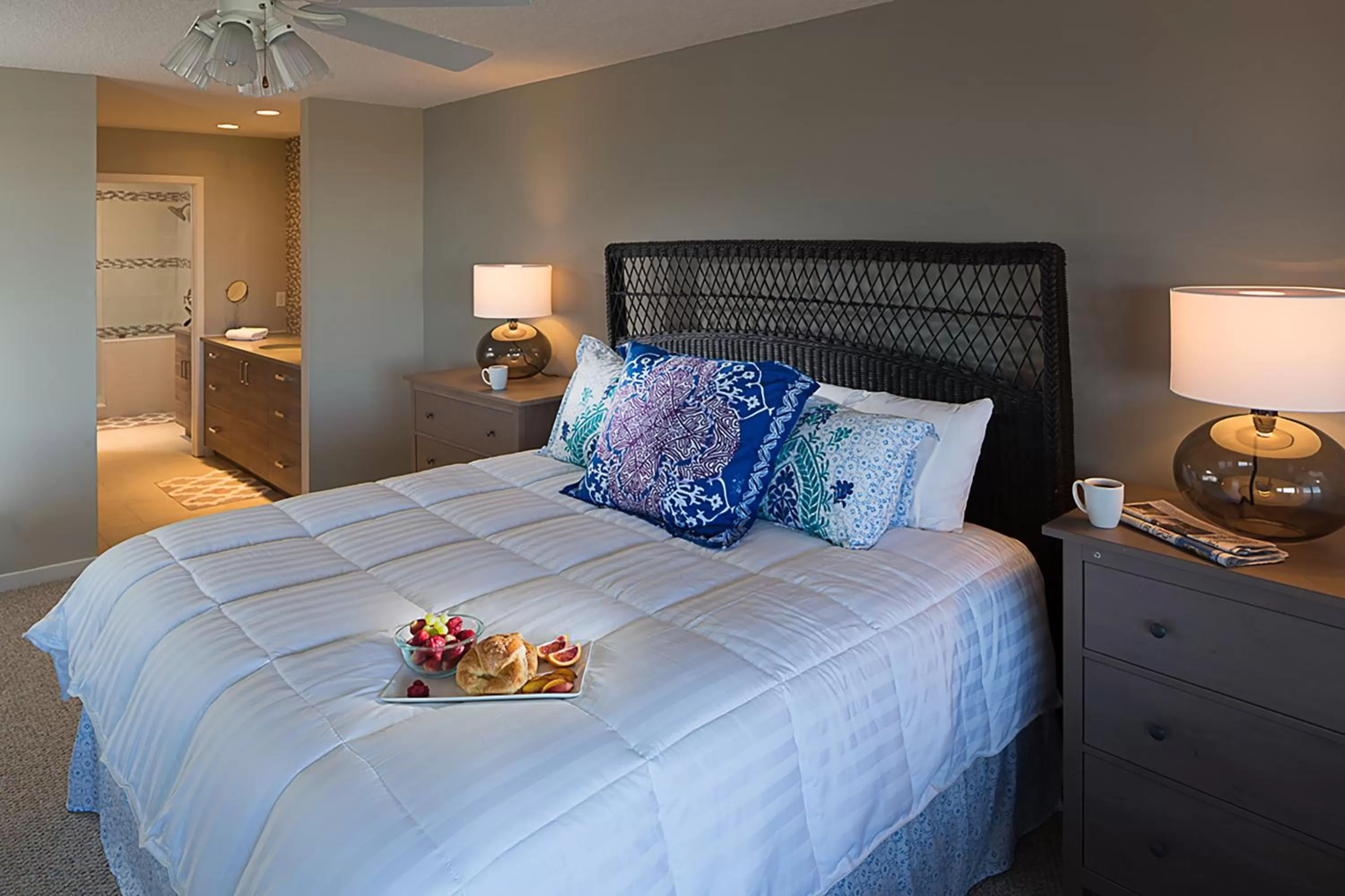 Bedroom, Bed in Ocean Gate at Hibiscus Resort
