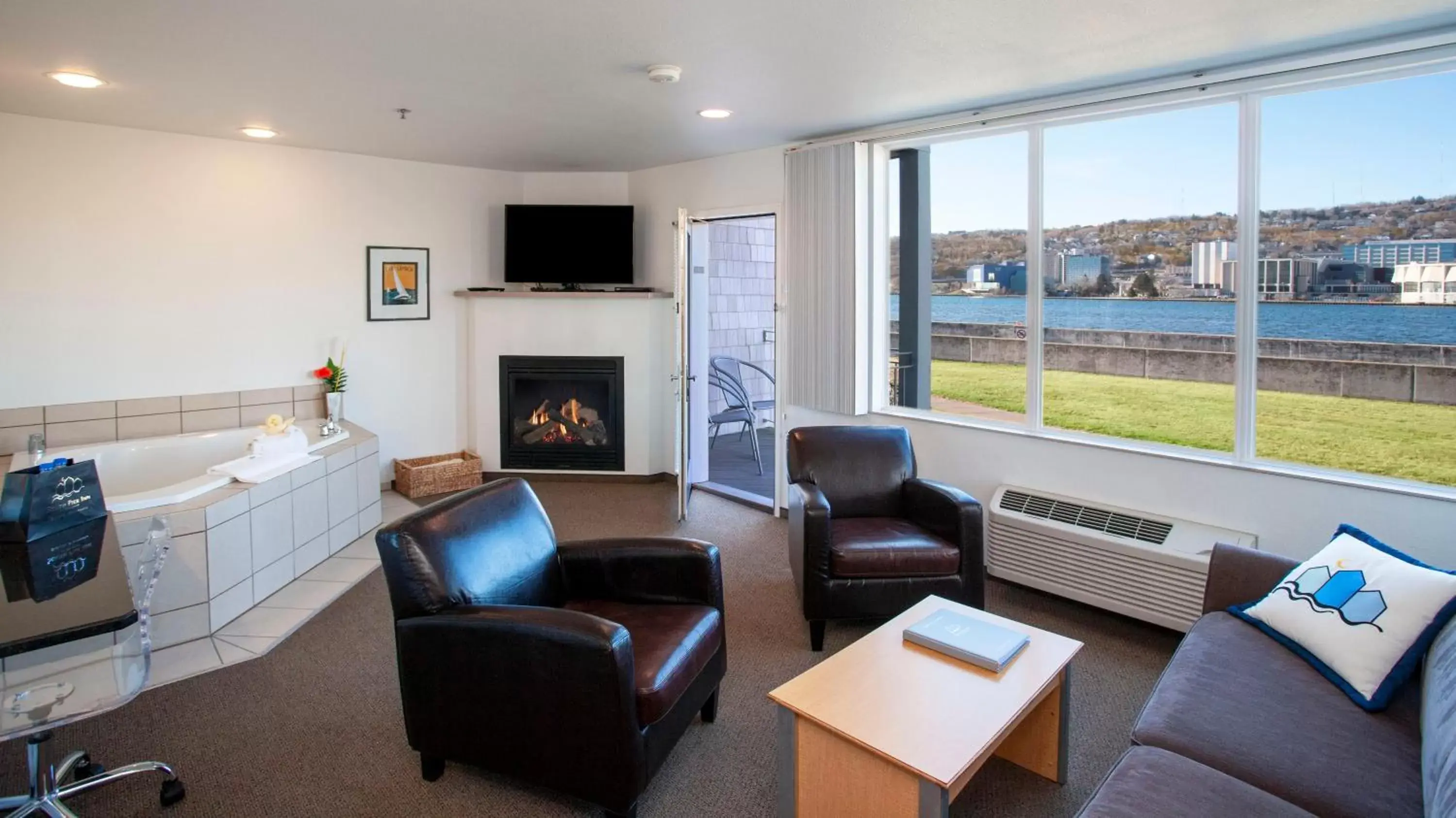 View (from property/room), Seating Area in South Pier Inn