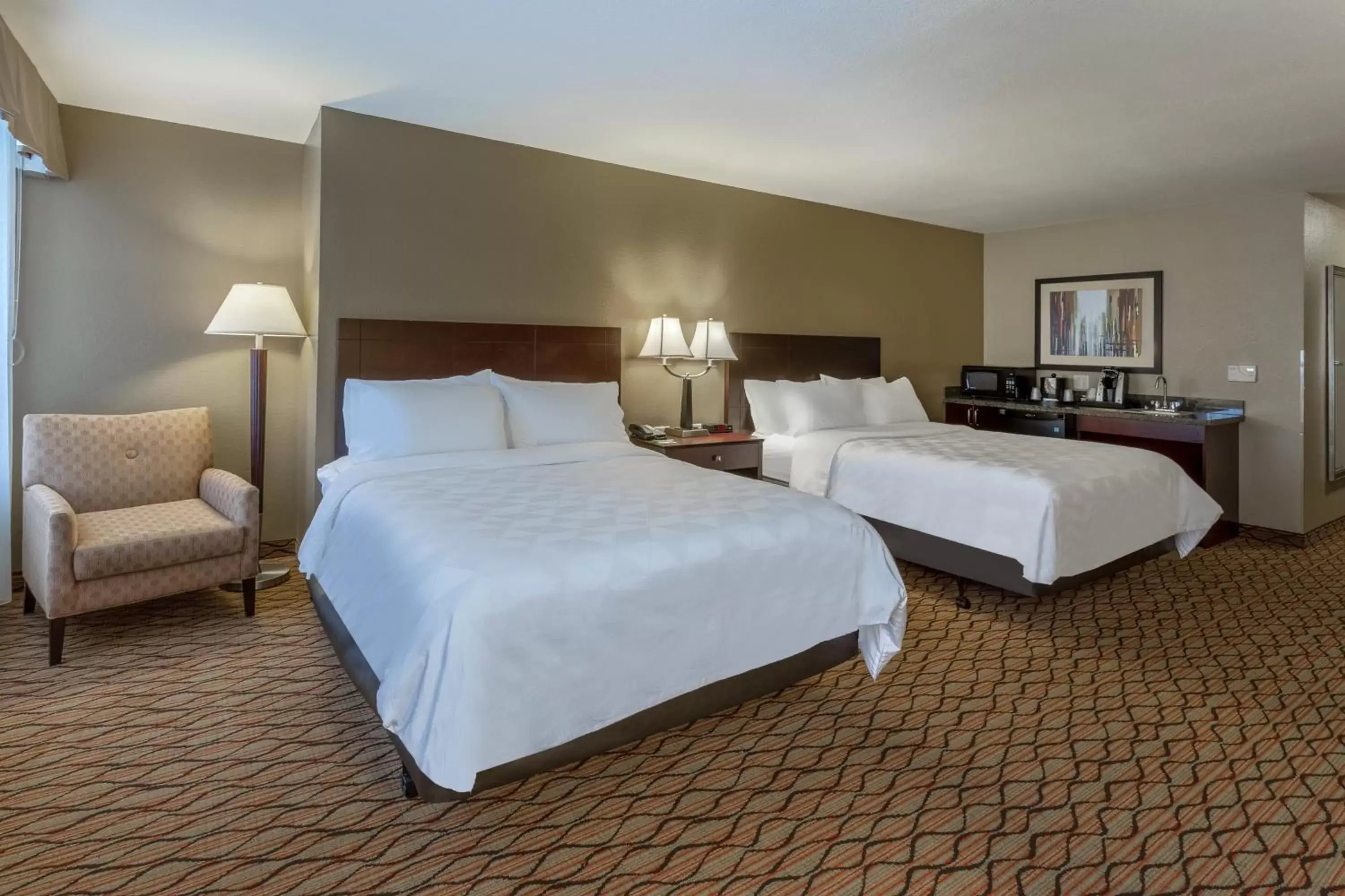 Photo of the whole room, Bed in Holiday Inn Eau Claire South, an IHG Hotel
