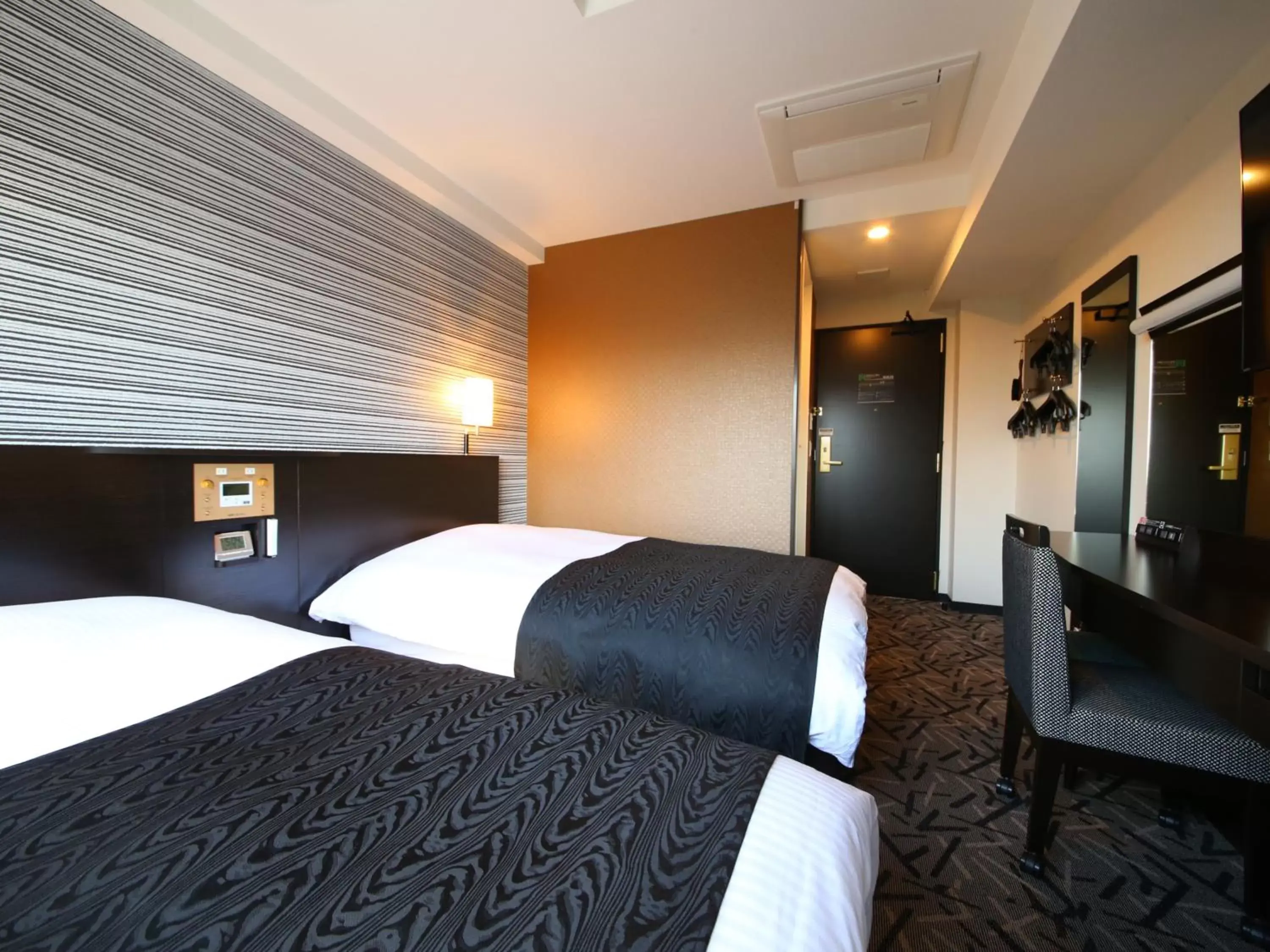 Photo of the whole room, Bed in APA Hotel & Resort Tokyo Bay Makuhari