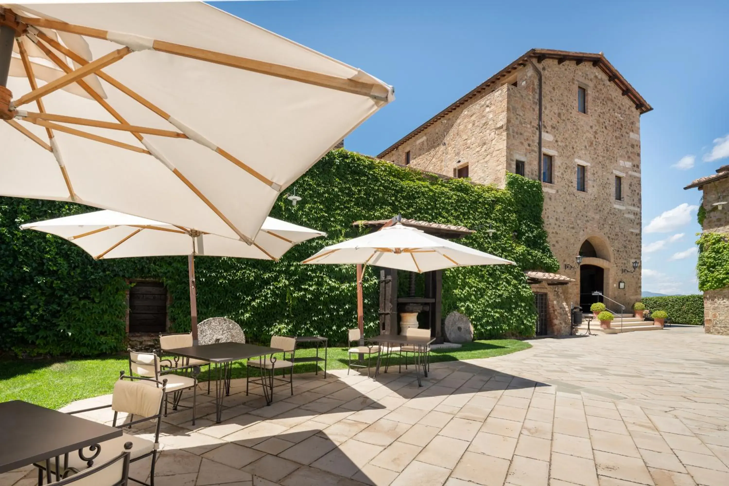 Restaurant/places to eat in Castello Banfi - Il Borgo