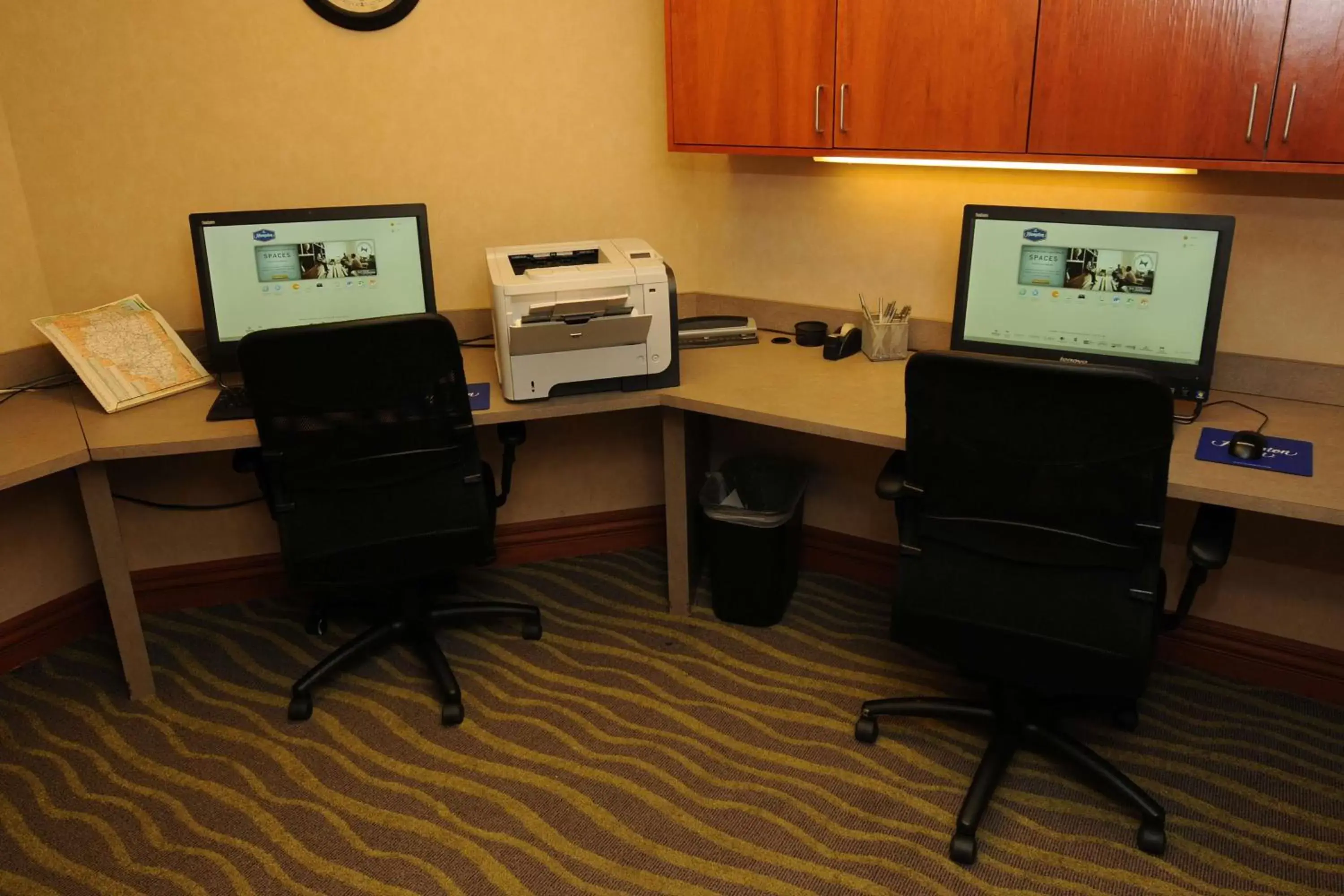 Business facilities, Business Area/Conference Room in Newly Renovated Hampton Inn Omaha West Lakeside