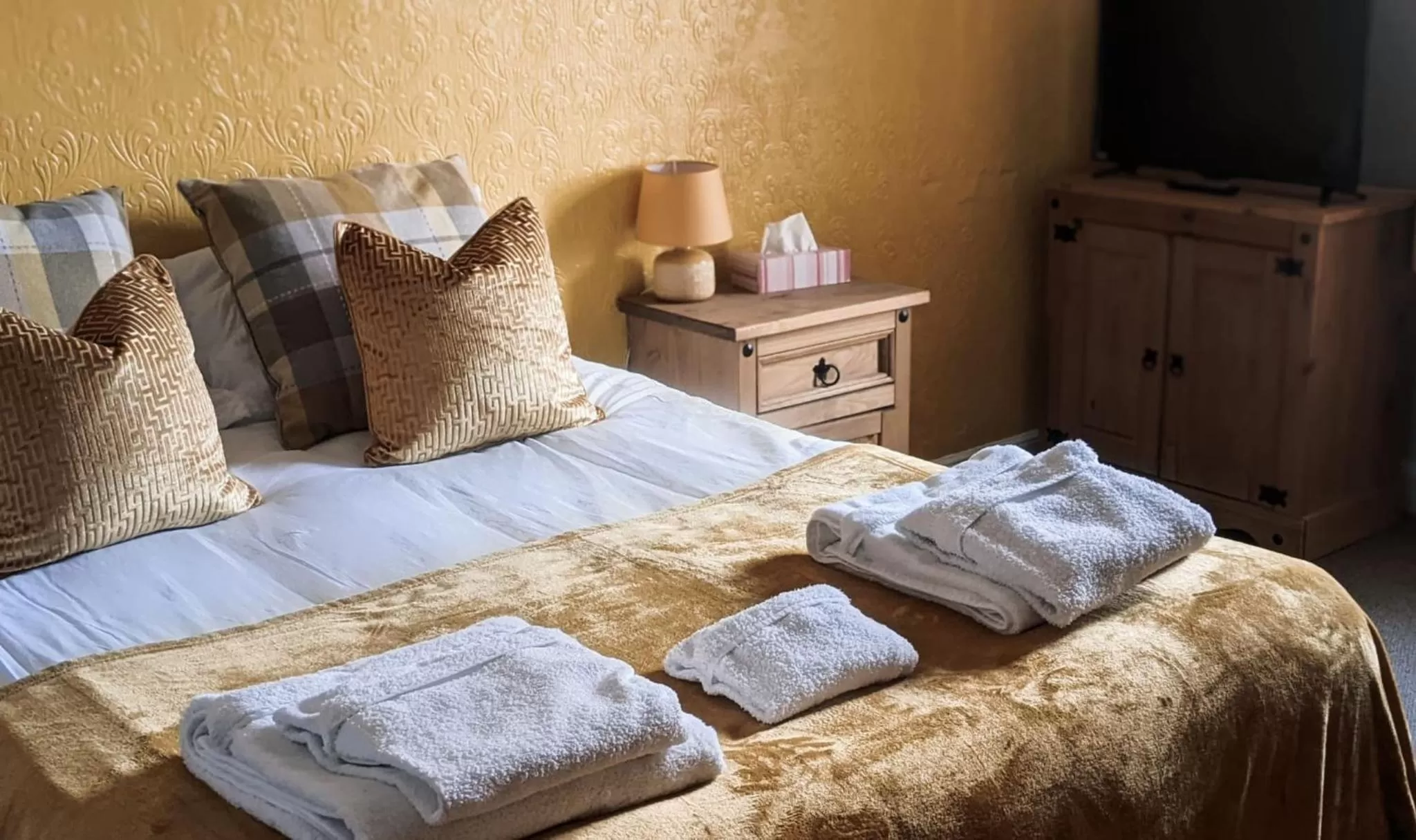 Bed in The Wheatsheaf Hotel