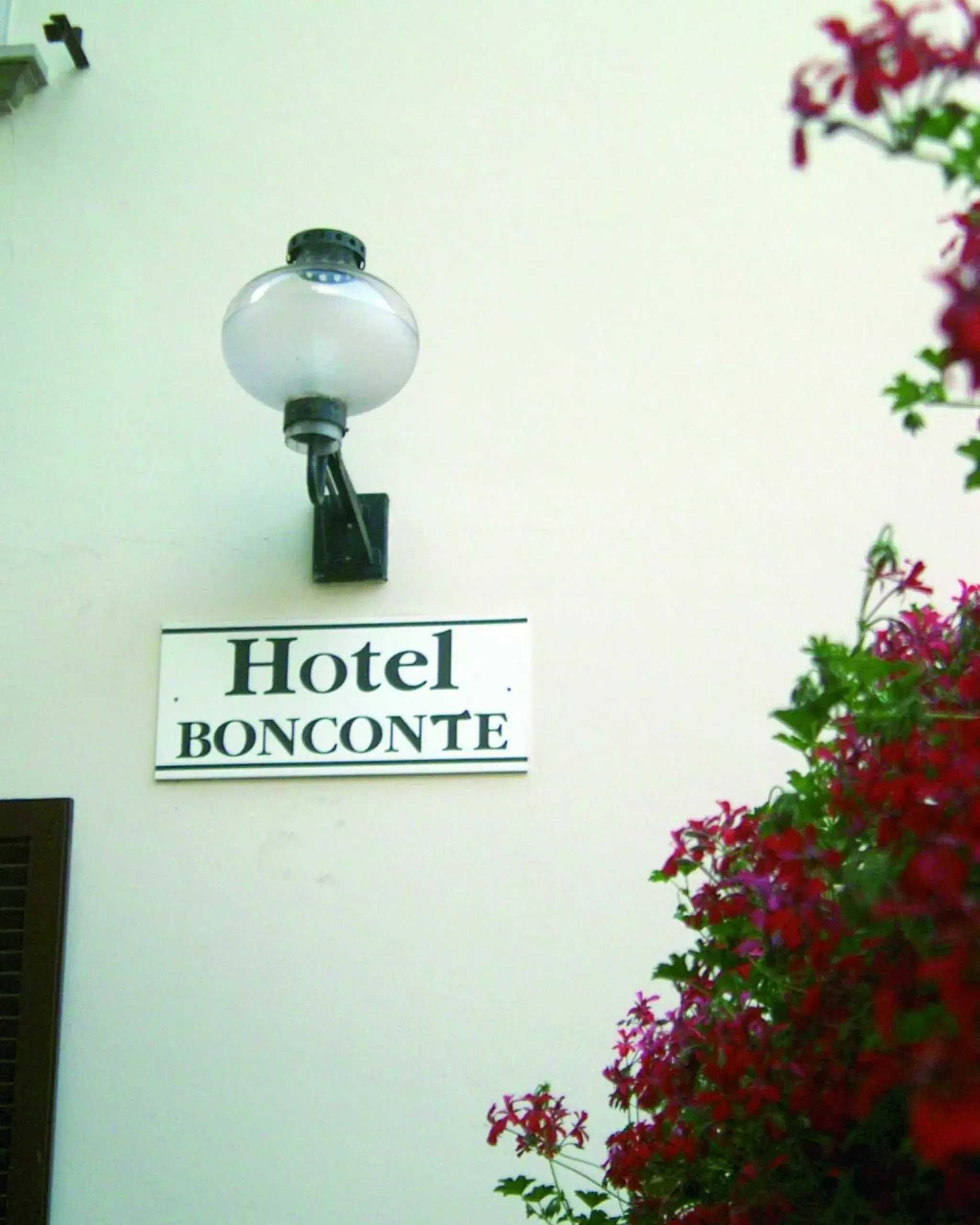 Property logo or sign in Hotel Bonconte