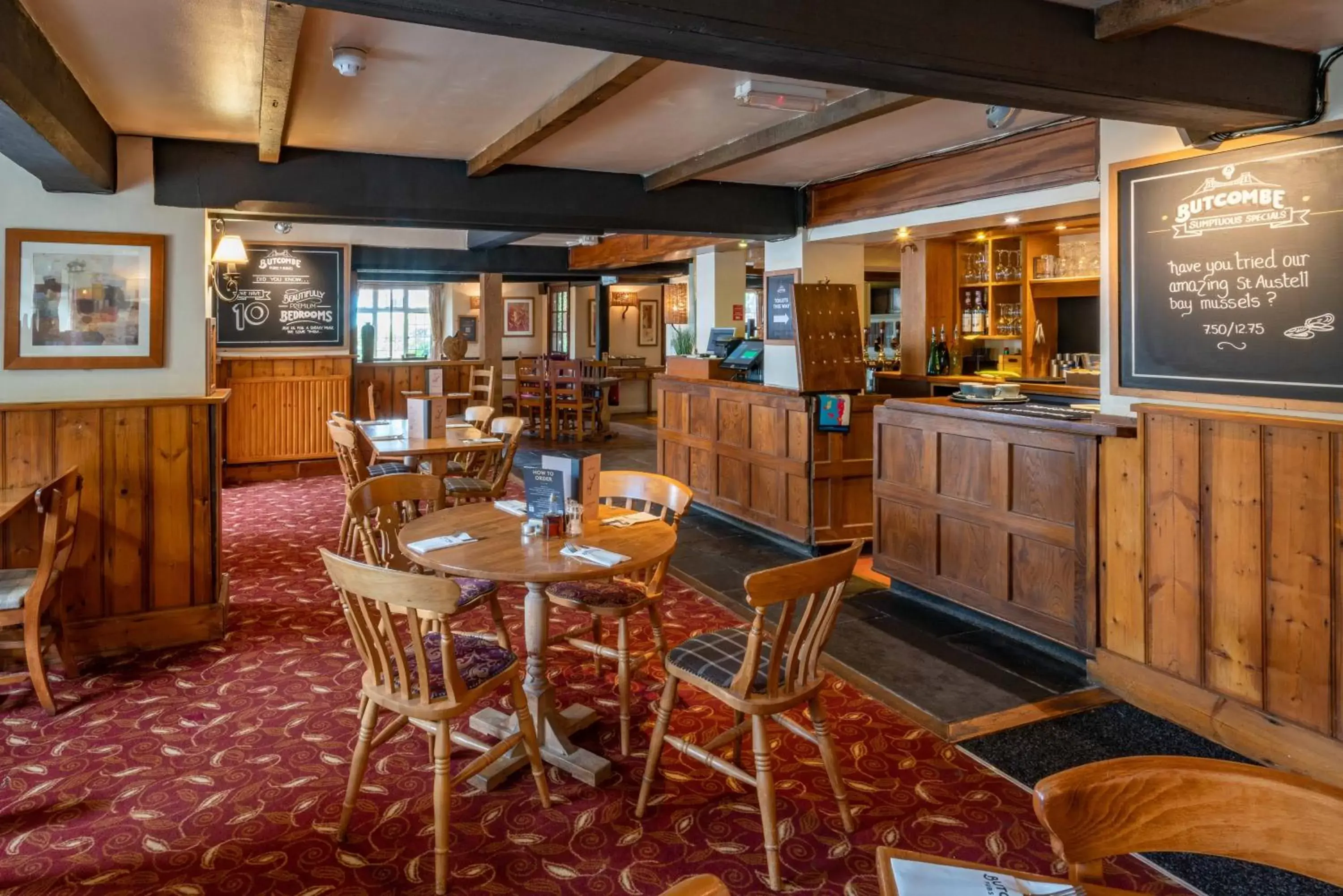 Restaurant/places to eat, Lounge/Bar in The White Hart, Wroughton