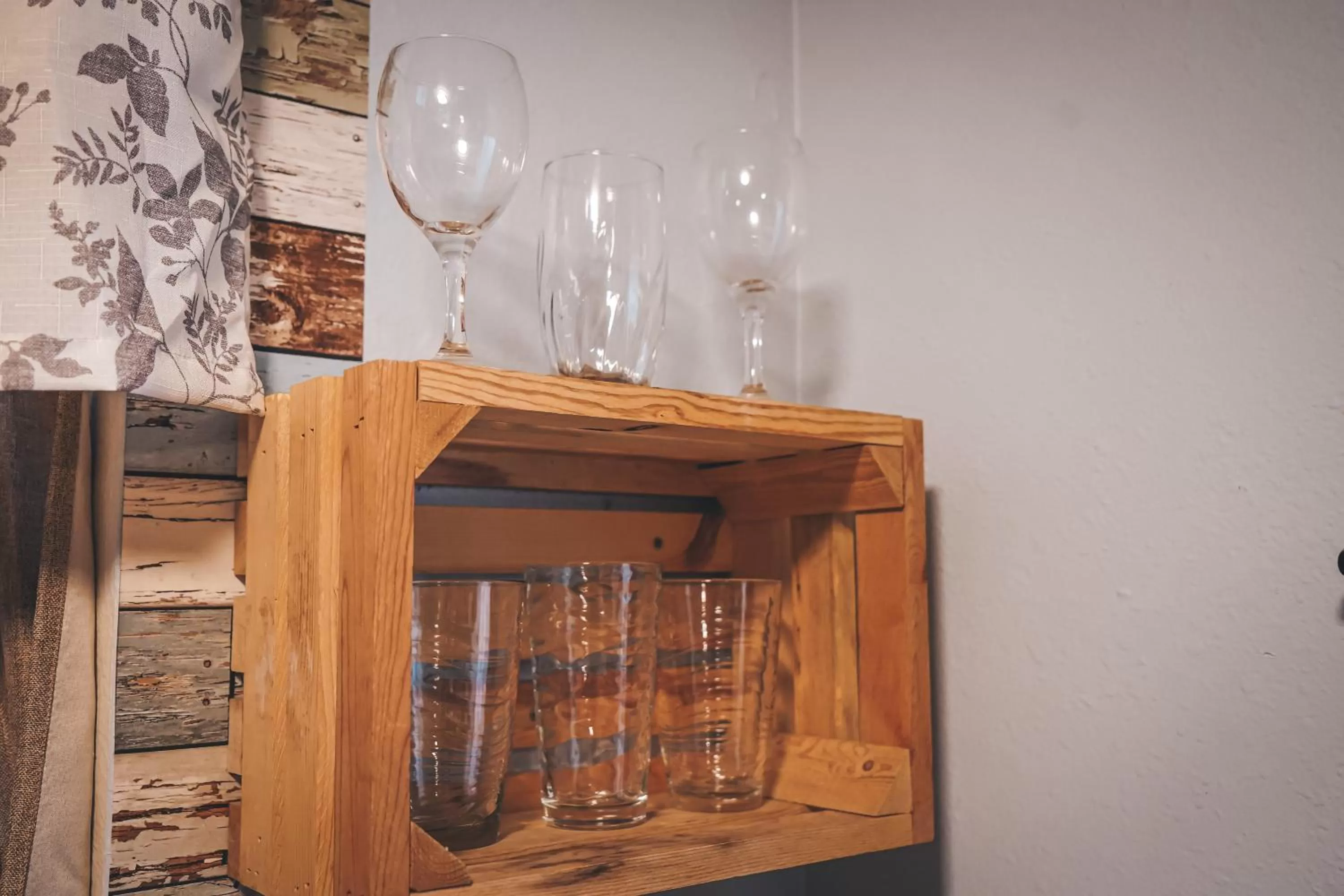Kitchen or kitchenette in Hollywood Light Haven Lodge