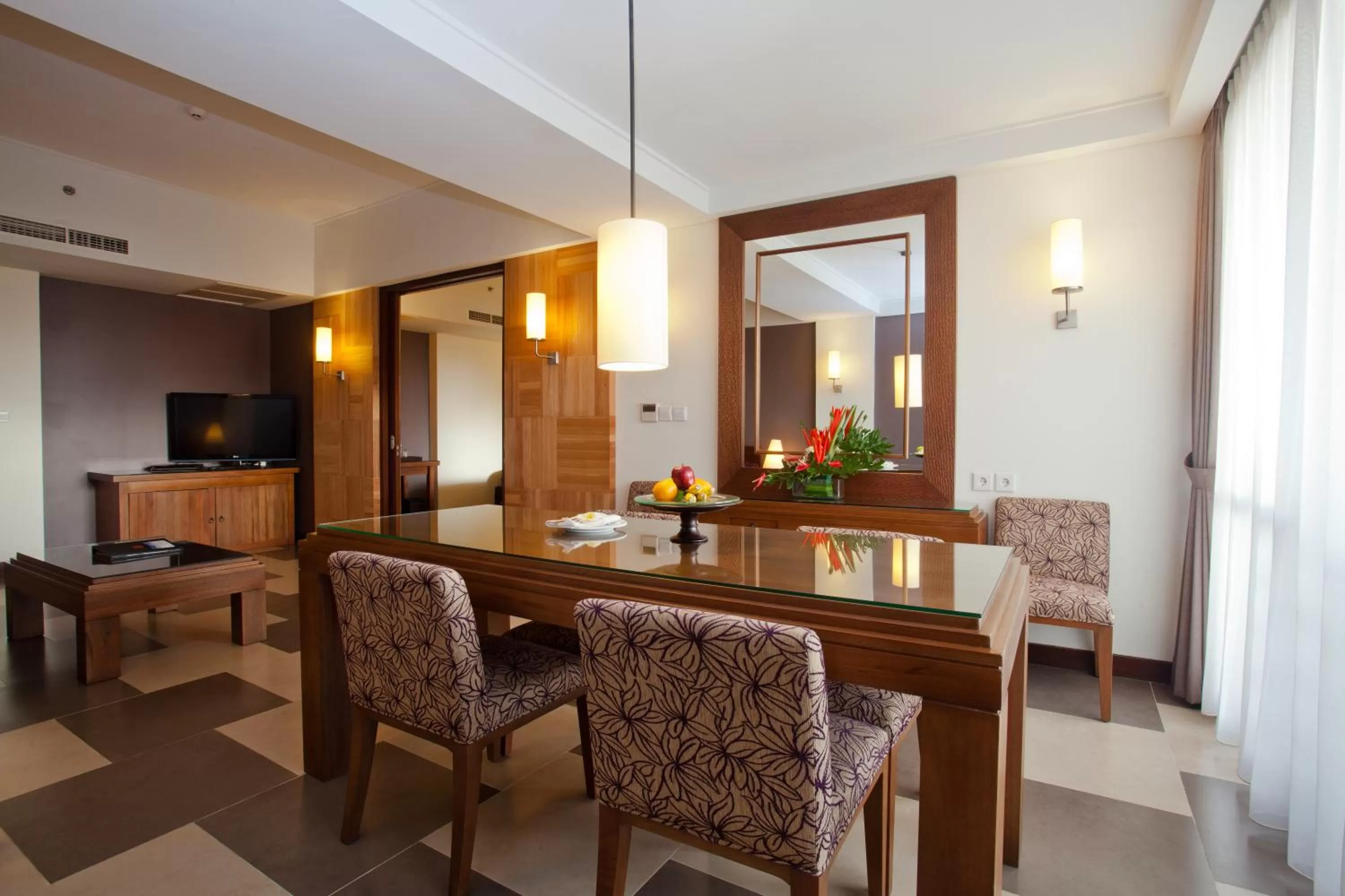 Dining area in Sun Island Hotel & Spa Kuta