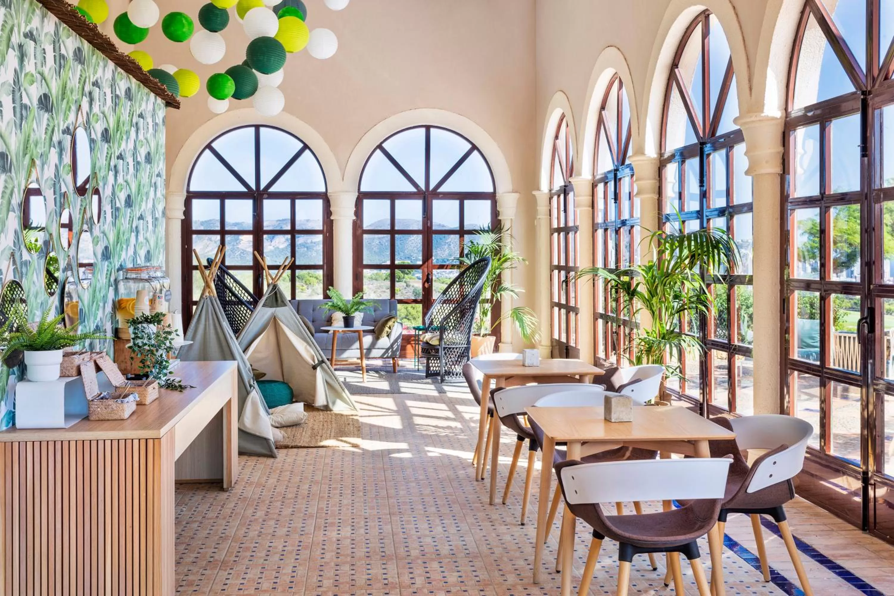 Family in Melia Villaitana