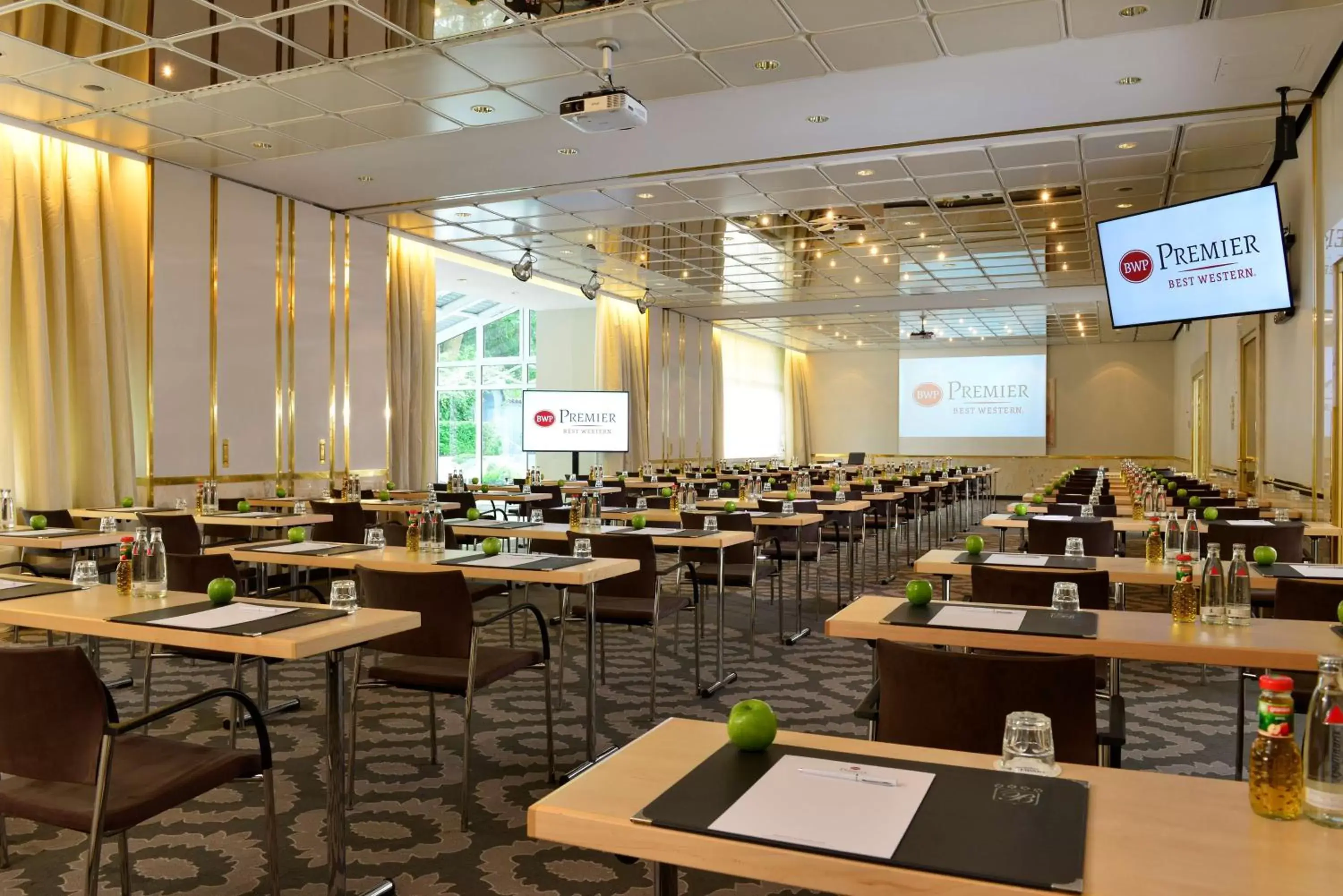 On site, Restaurant/Places to Eat in Best Western Premier Parkhotel Kronsberg