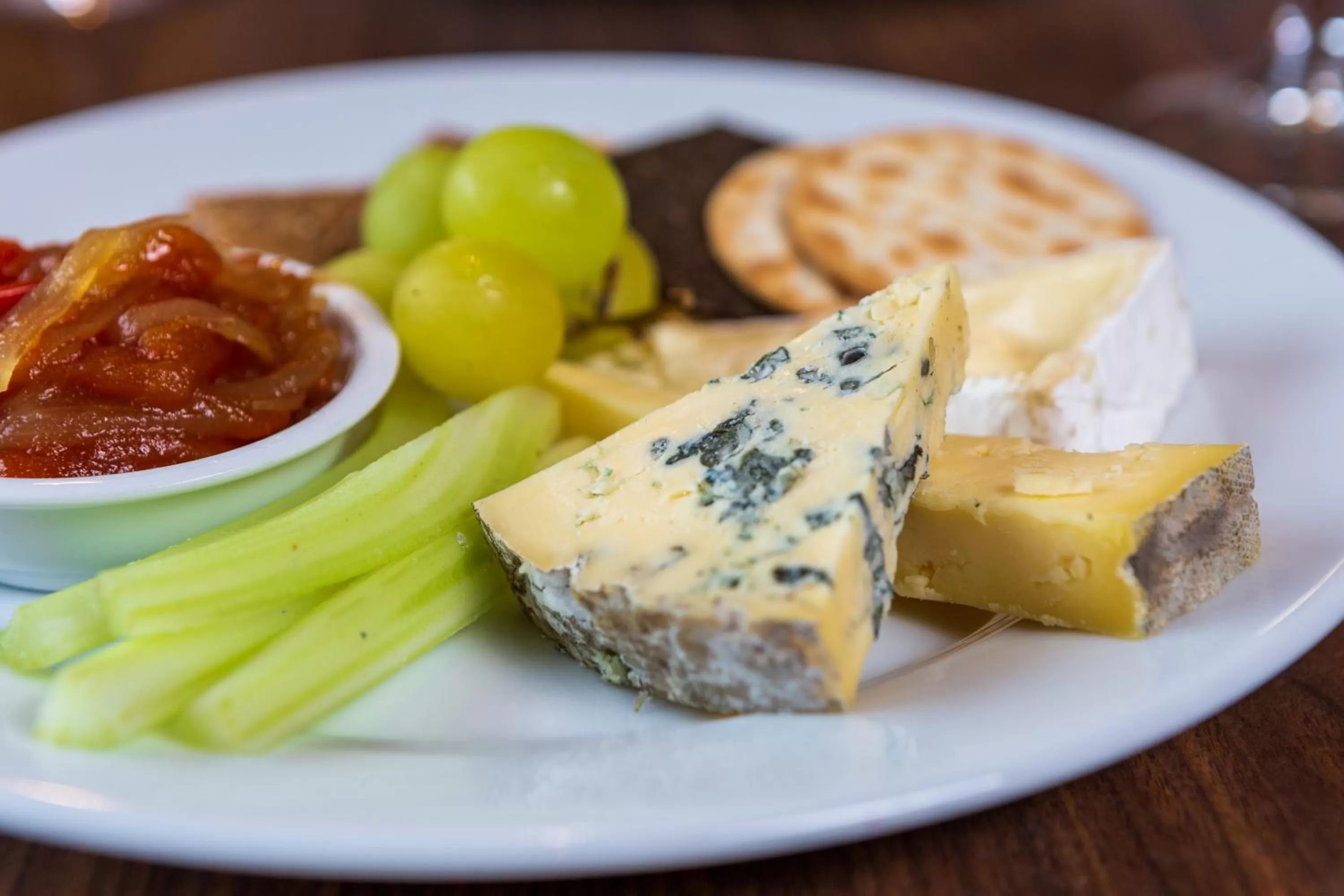 Restaurant/places to eat in The White Lion Hotel