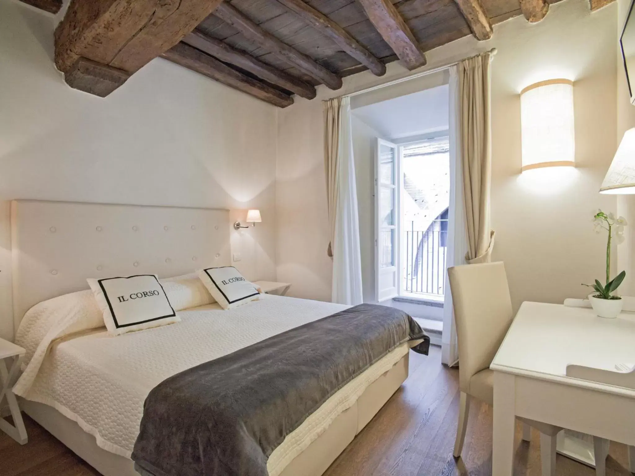 Day, Bed in B&B Il Corso