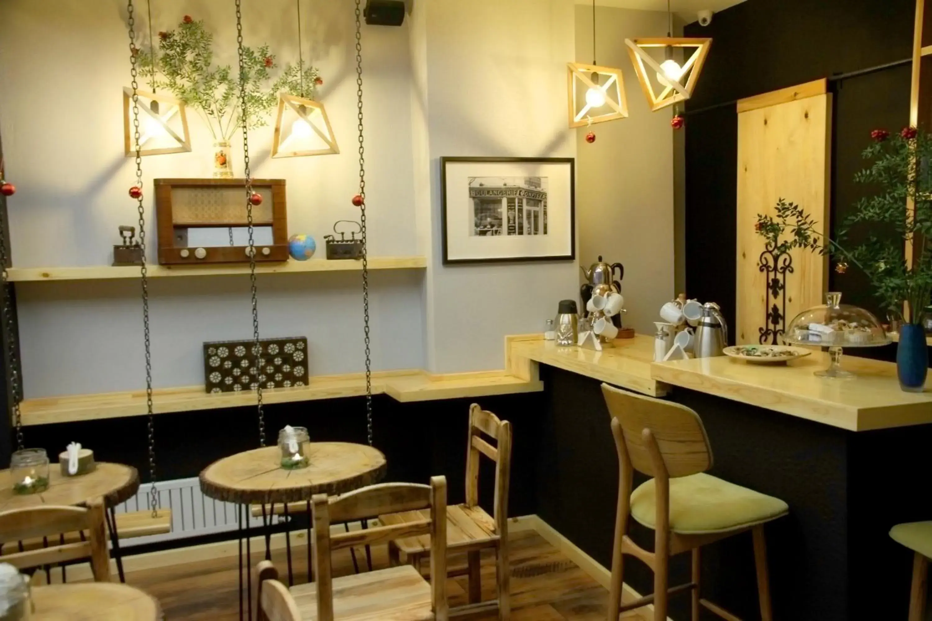 Lounge or bar, Restaurant/Places to Eat in Stay Inn Taksim Hostel