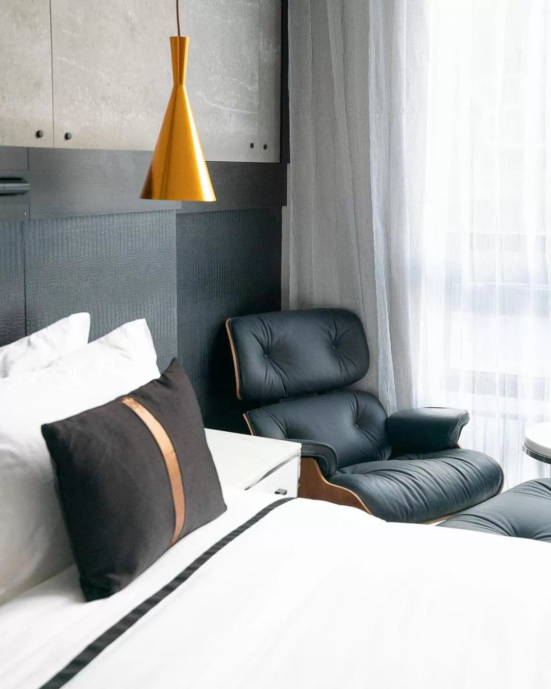 Seating area, Bed in 42 Hotel Williamsburg