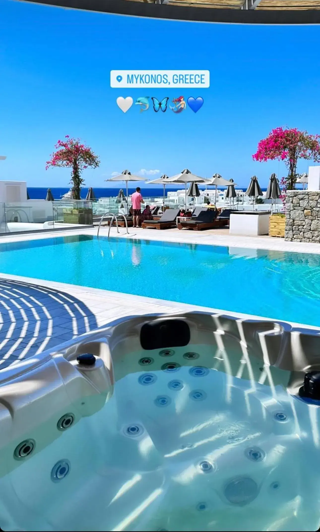 Hot Tub, Swimming Pool in The George Hotel Mykonos