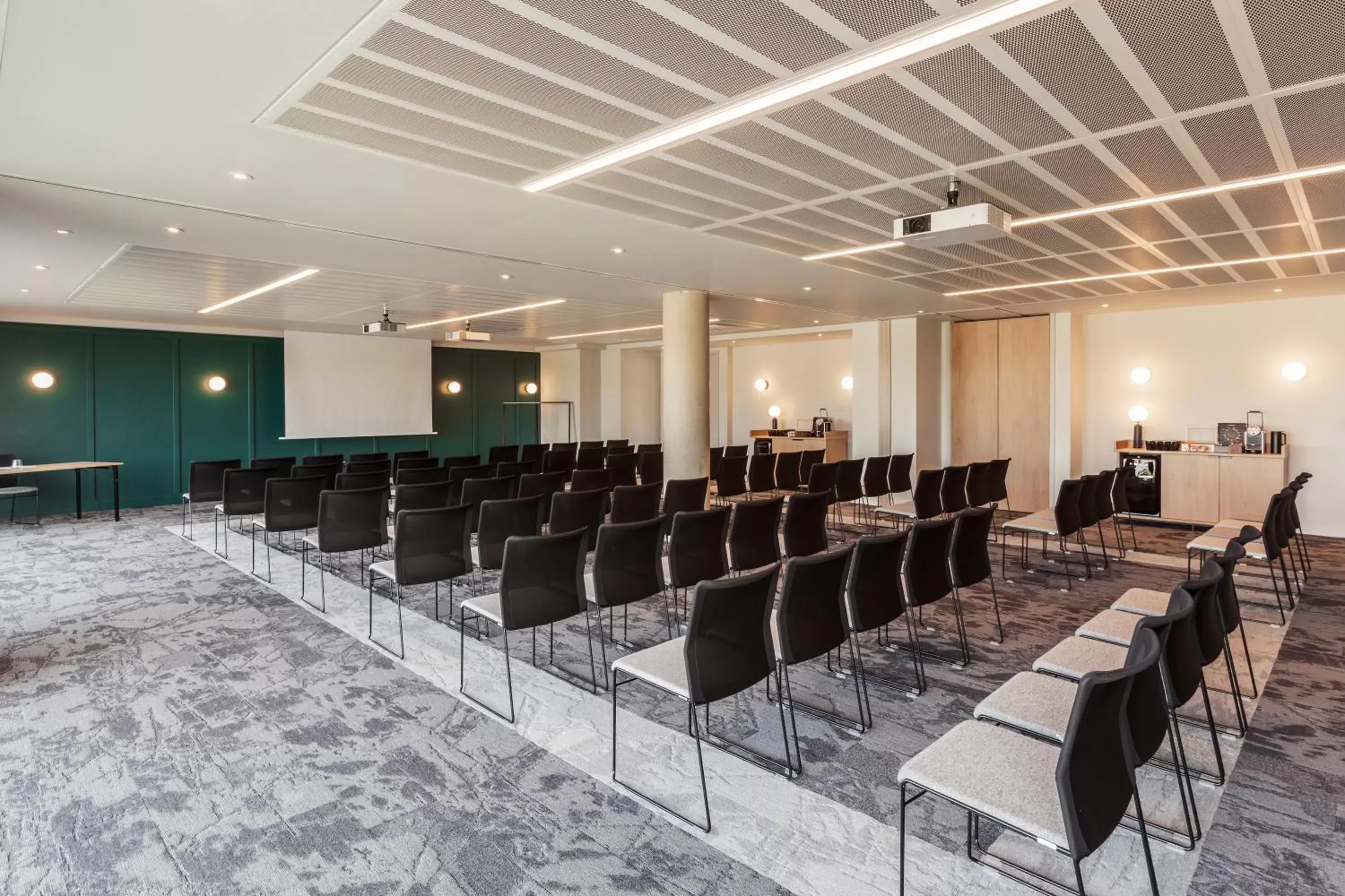 Meeting/conference room in Novotel Cambridge North