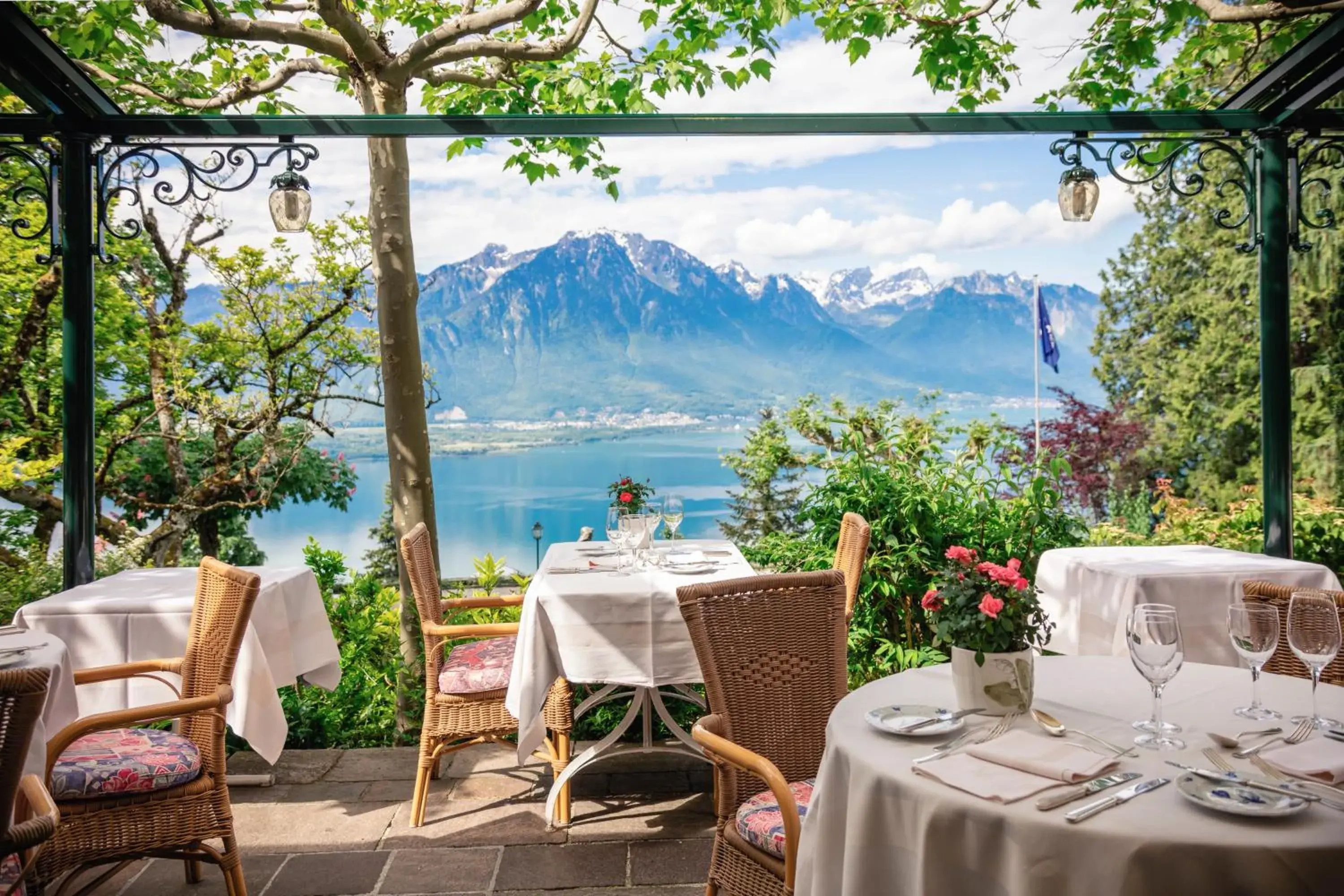 Garden view, Restaurant/Places to Eat in Hotel Victoria Glion