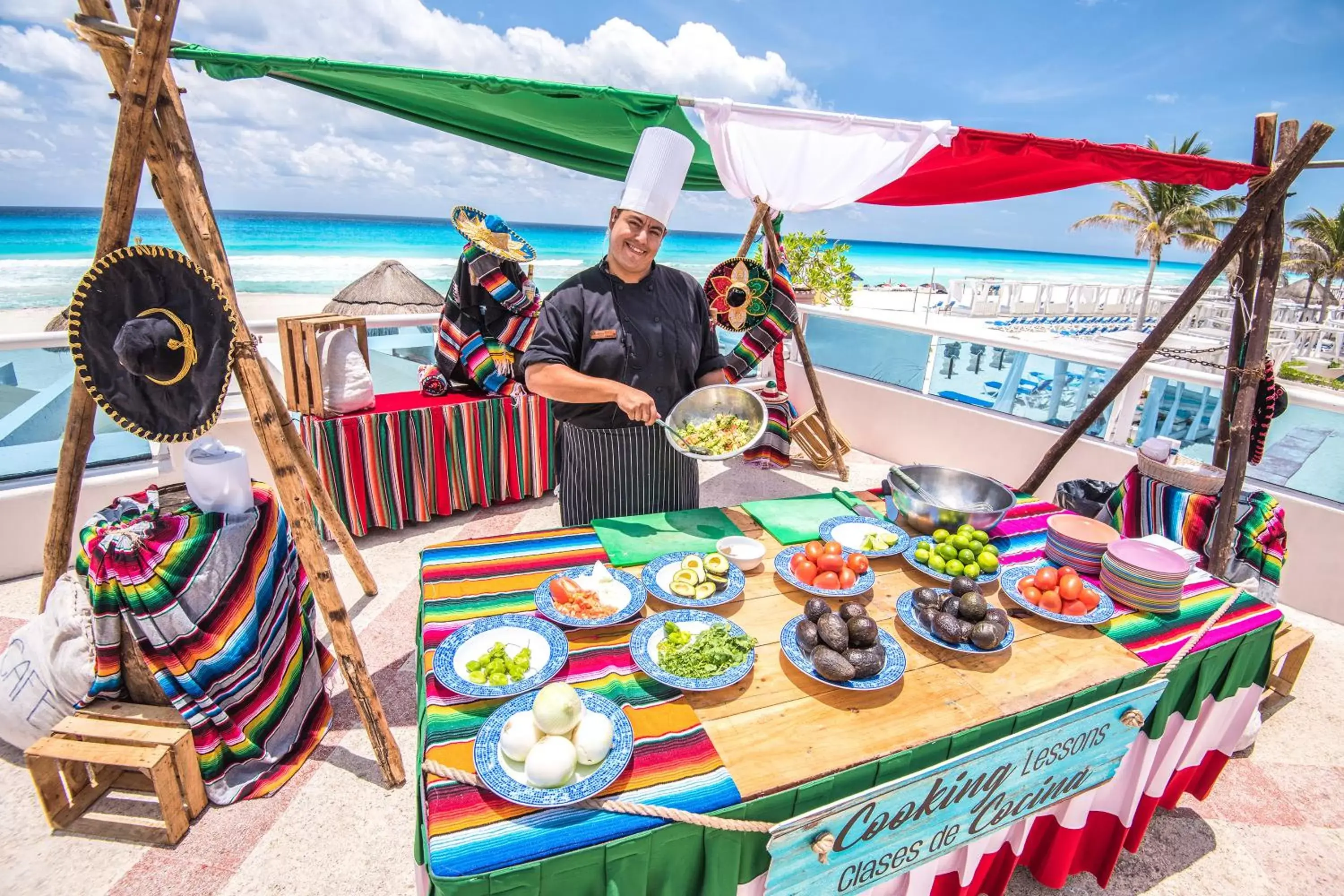 Food in Wyndham Alltra Cancun All Inclusive Resort