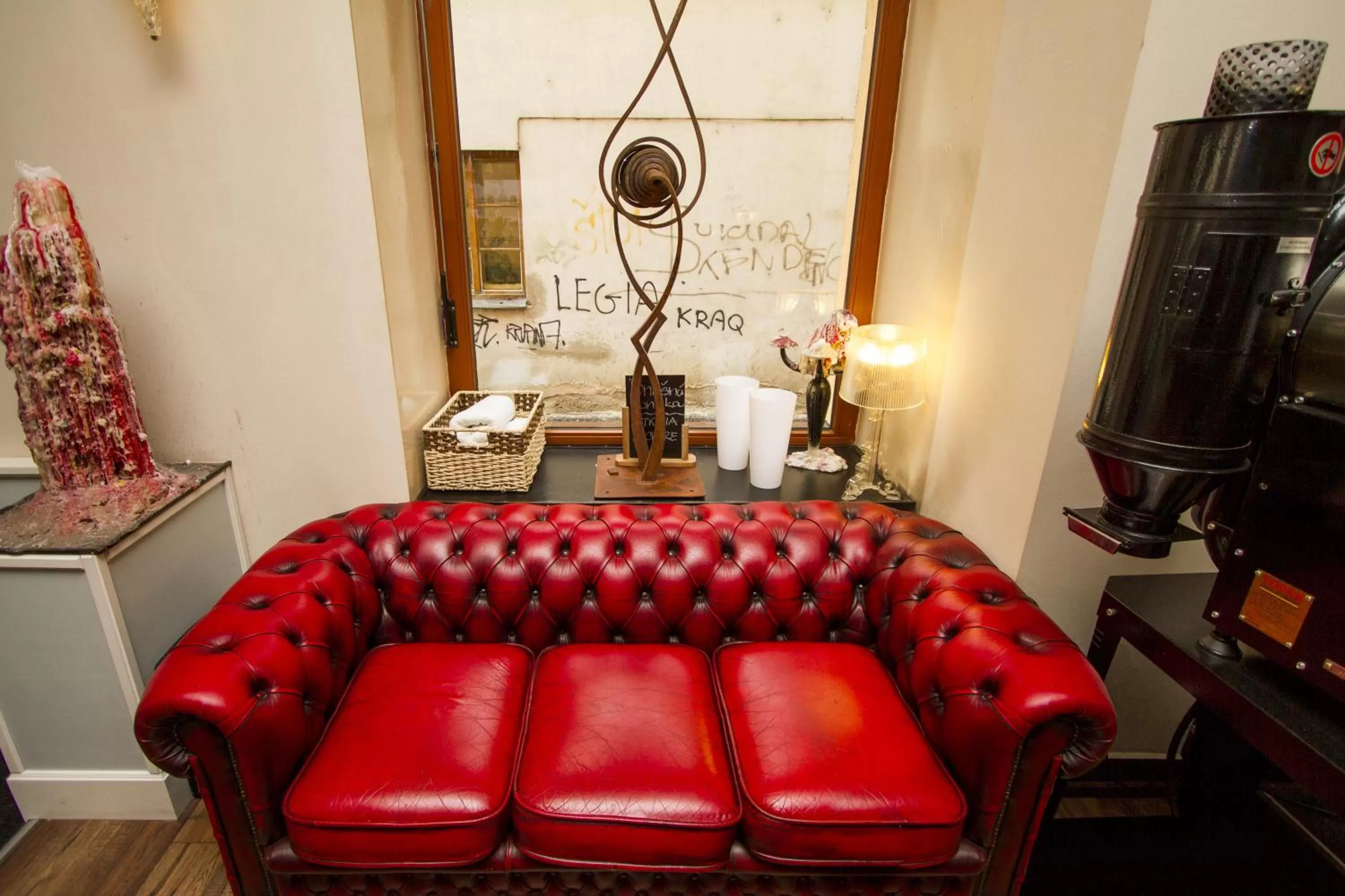 Restaurant/places to eat in Hotel Grand