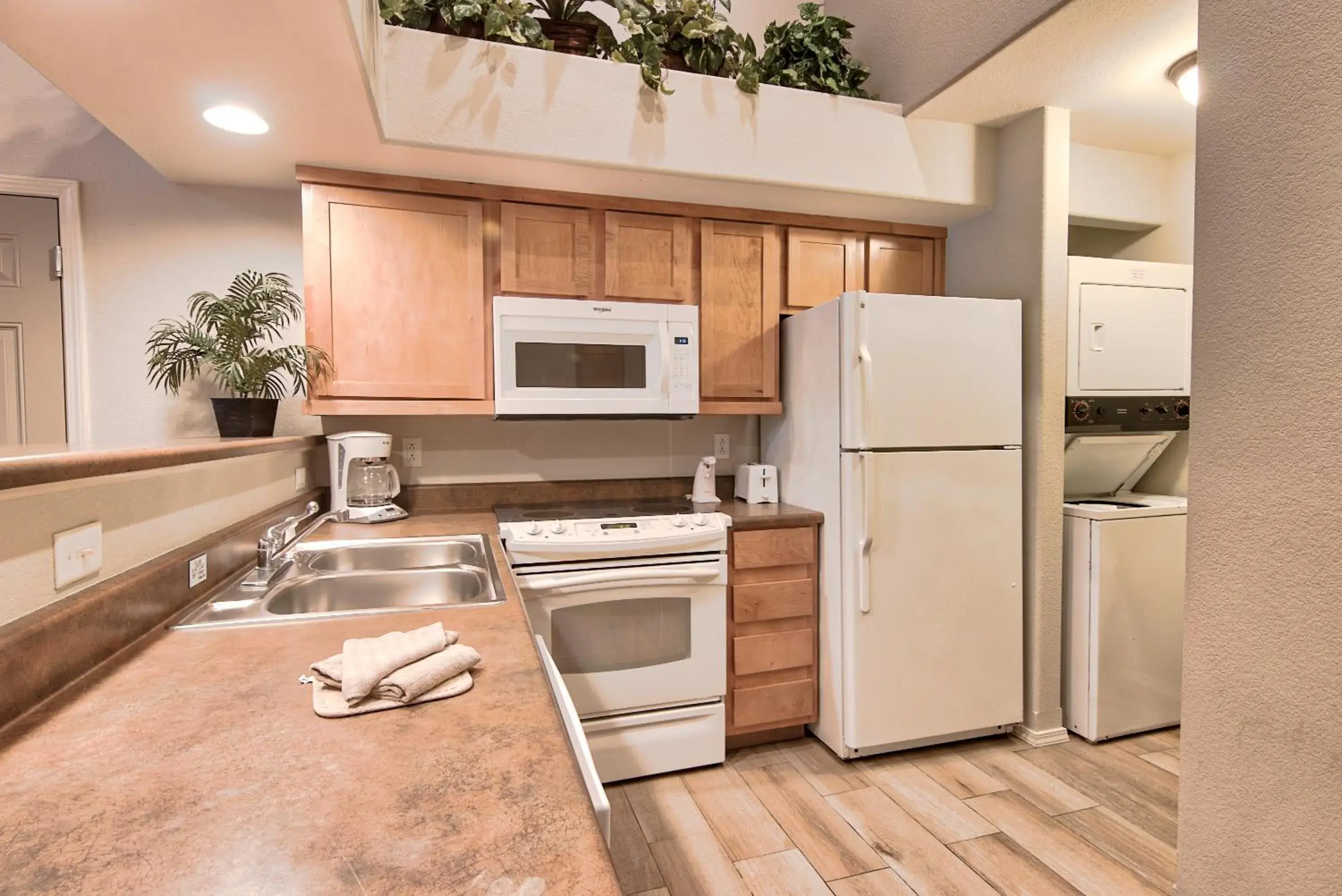 Kitchen or kitchenette, Kitchen/Kitchenette in Still Waters Resort