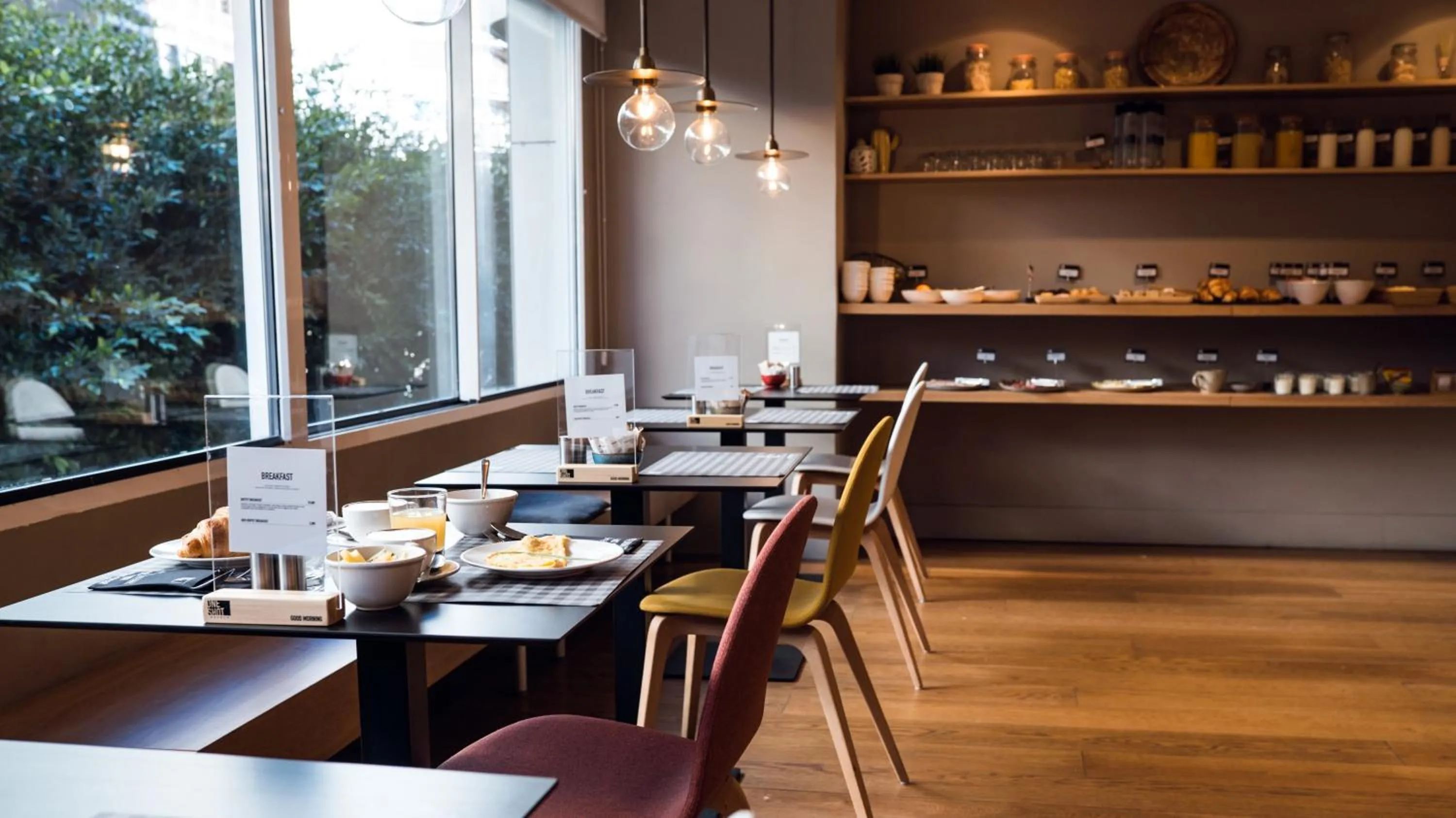 Restaurant/places to eat in One Shot Colón