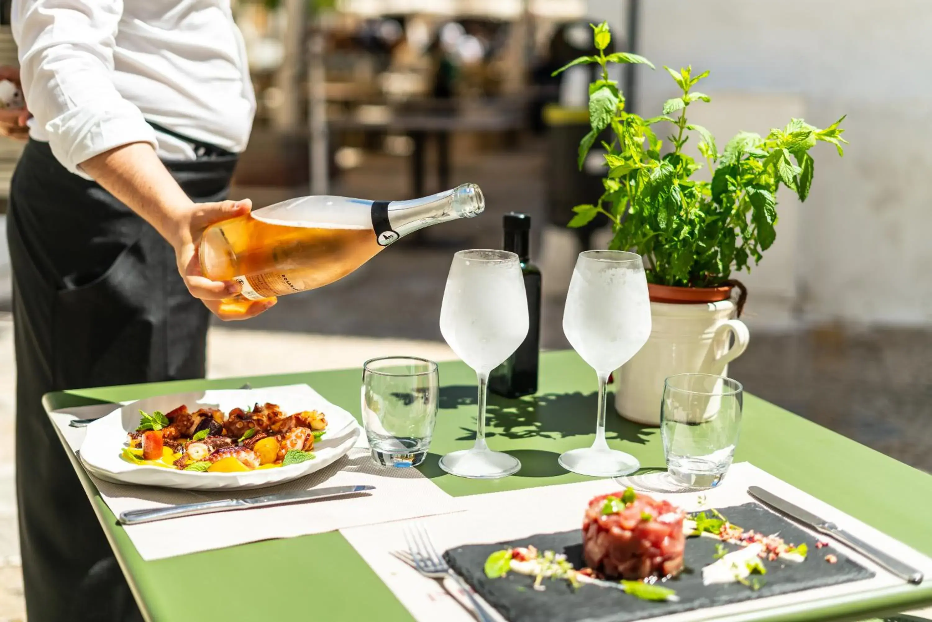 Food and drinks in Palazzo Indelli