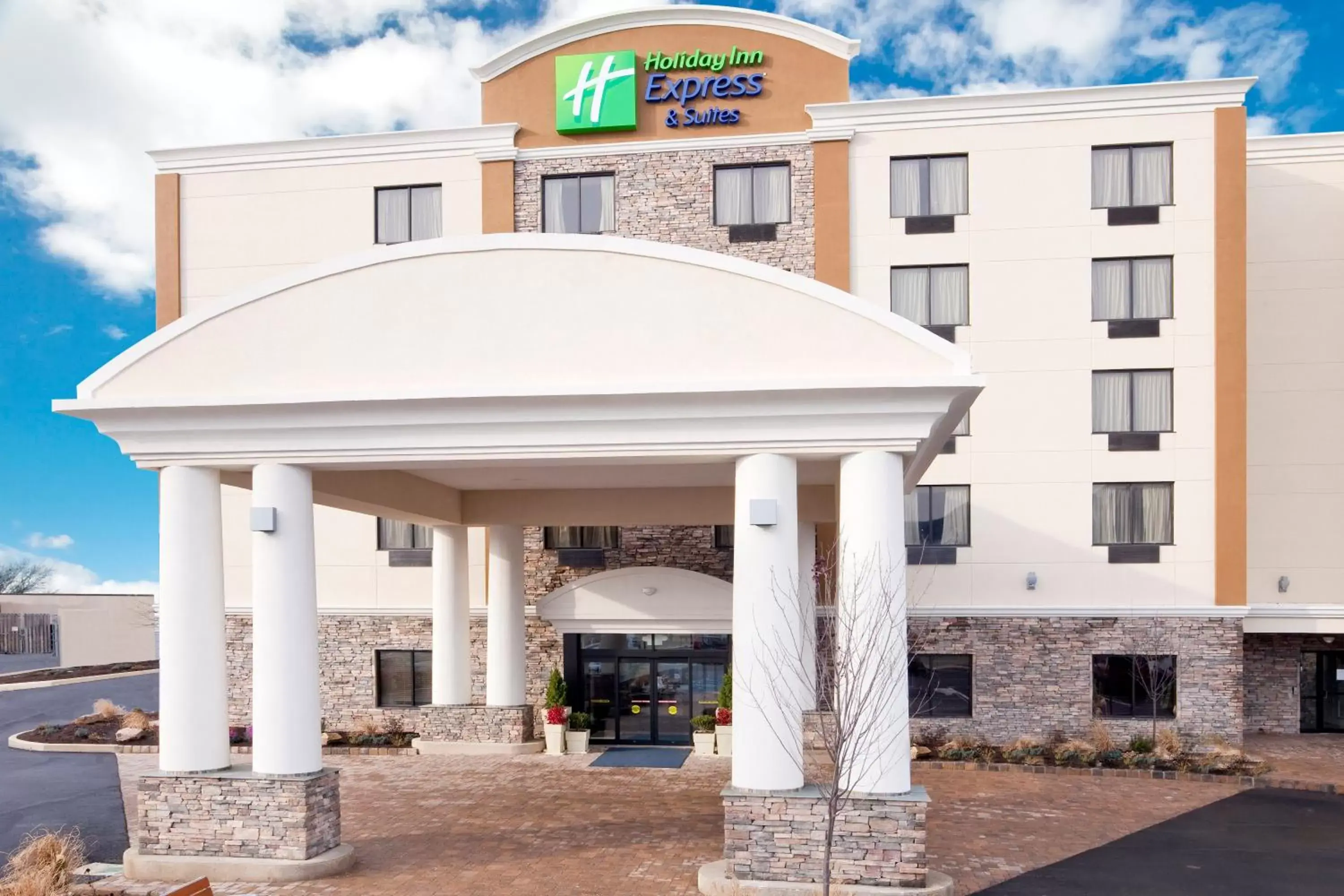 Property Building in Holiday Inn Express & Suites Williamsport, an IHG Hotel