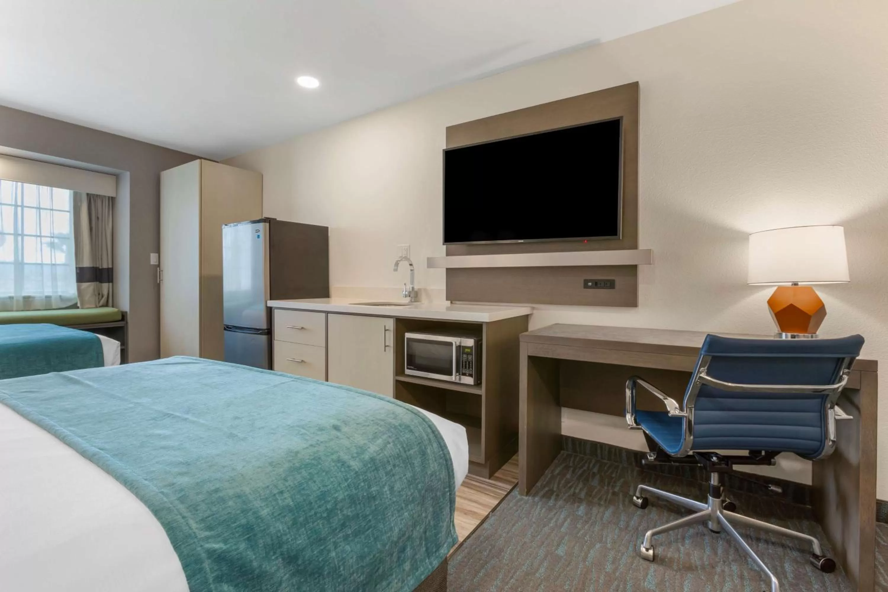 Bedroom, Bed in Best Western Plus Yuma Foothills Inn & Suites