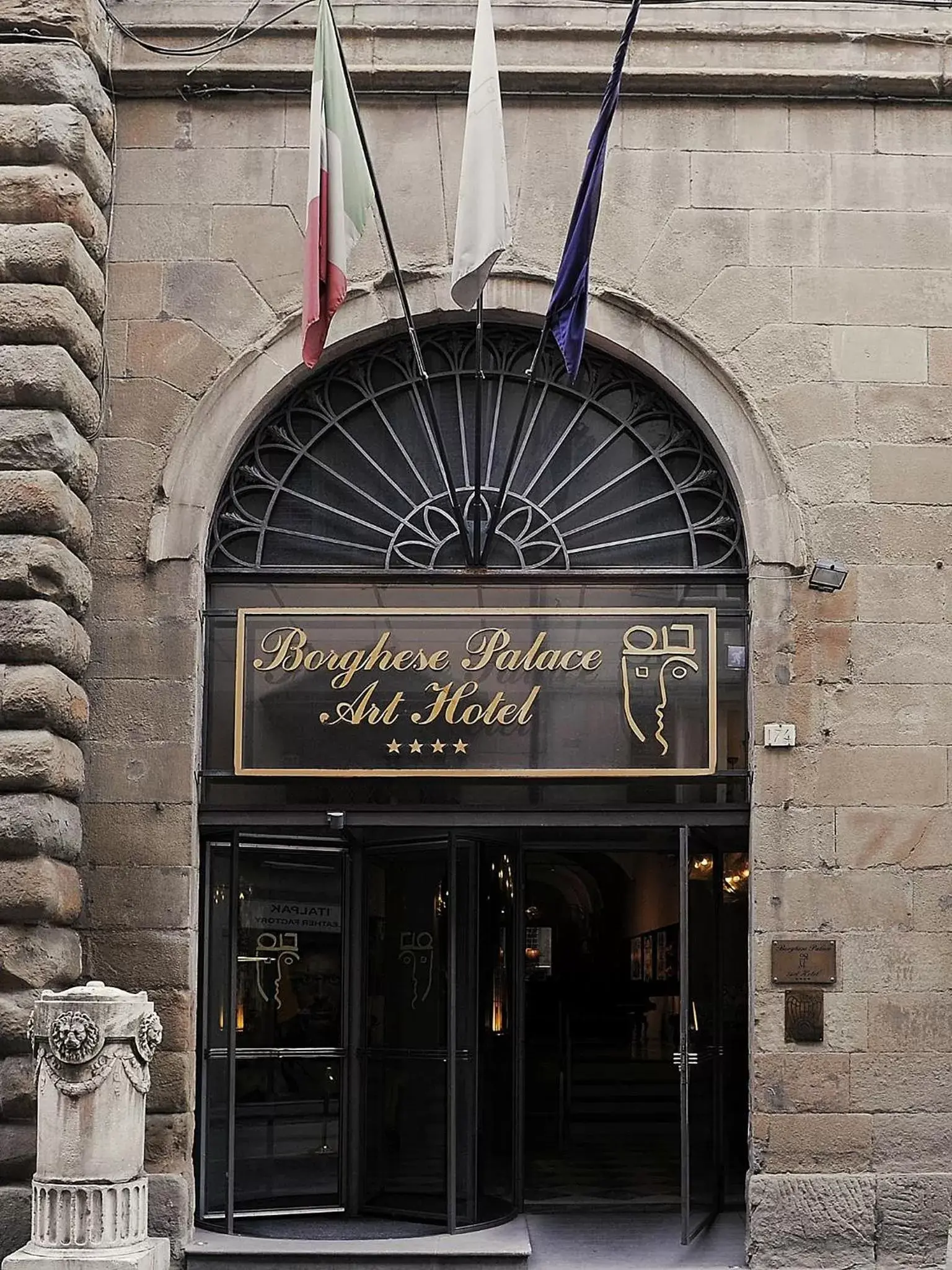 Facade/entrance in Borghese Palace Art Hotel