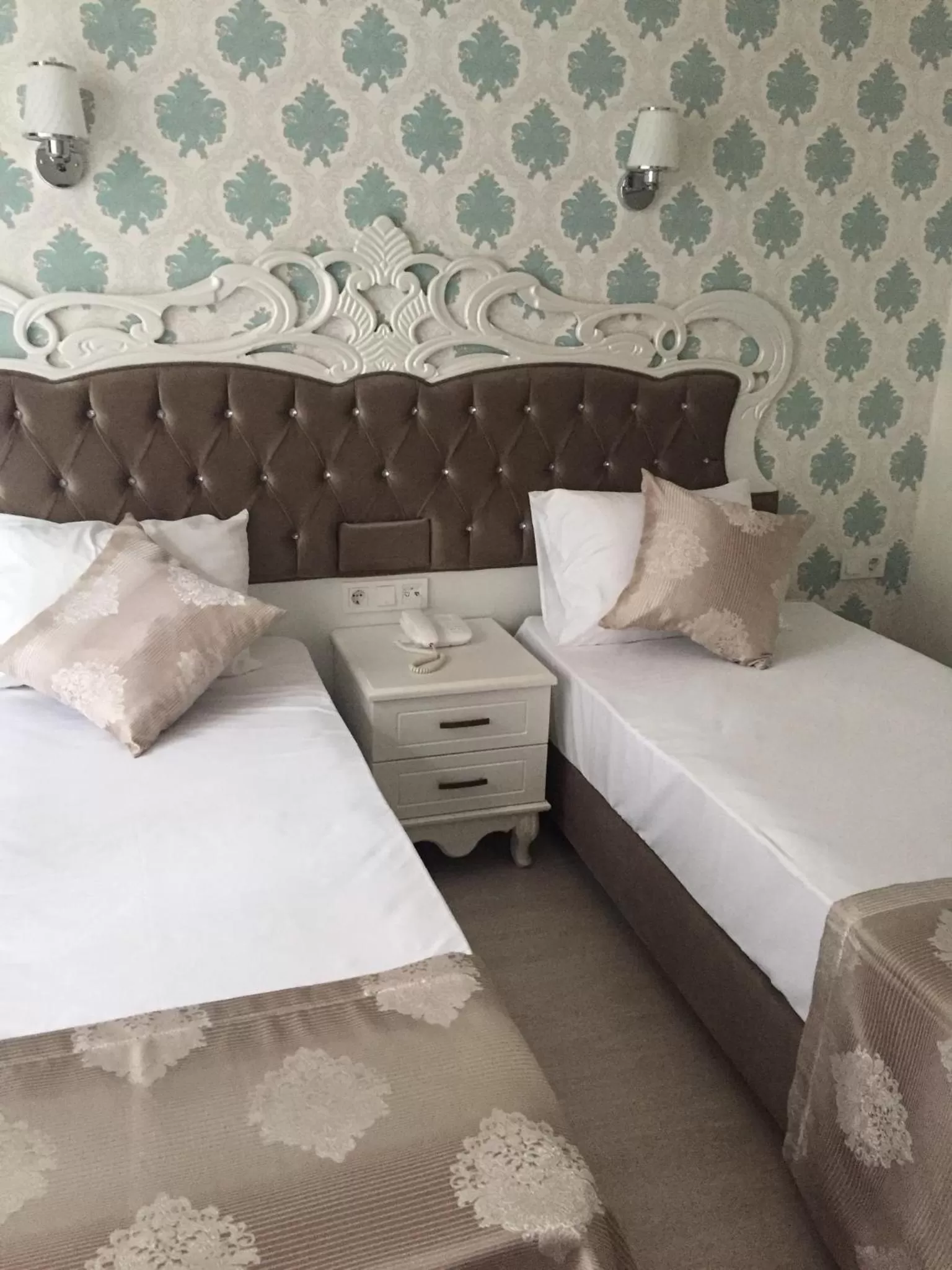 Economy Double Room - Basement Floor in Deluxe Newport Hotel - Old City