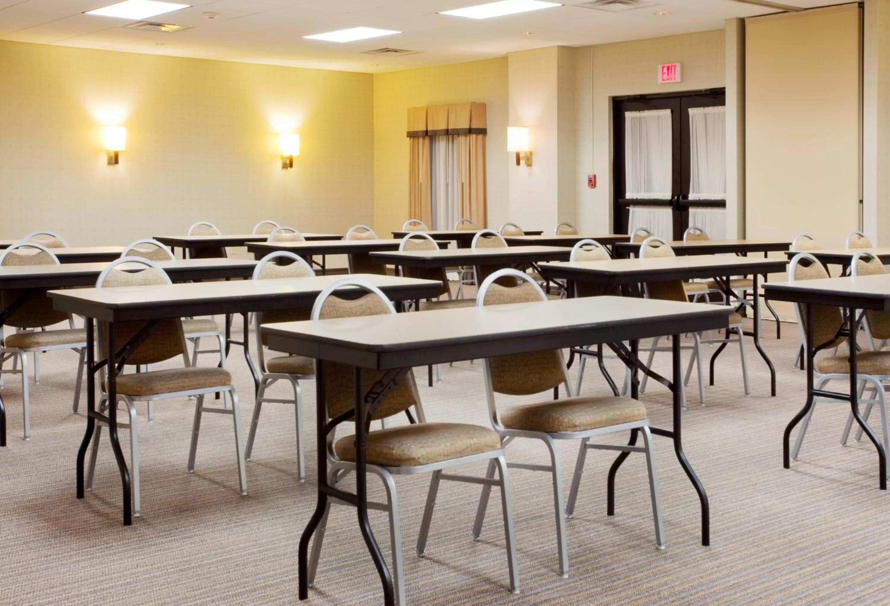 Meeting/conference room in Holiday Inn Express Hotel & Suites Austell Powder Springs, an IHG Hotel